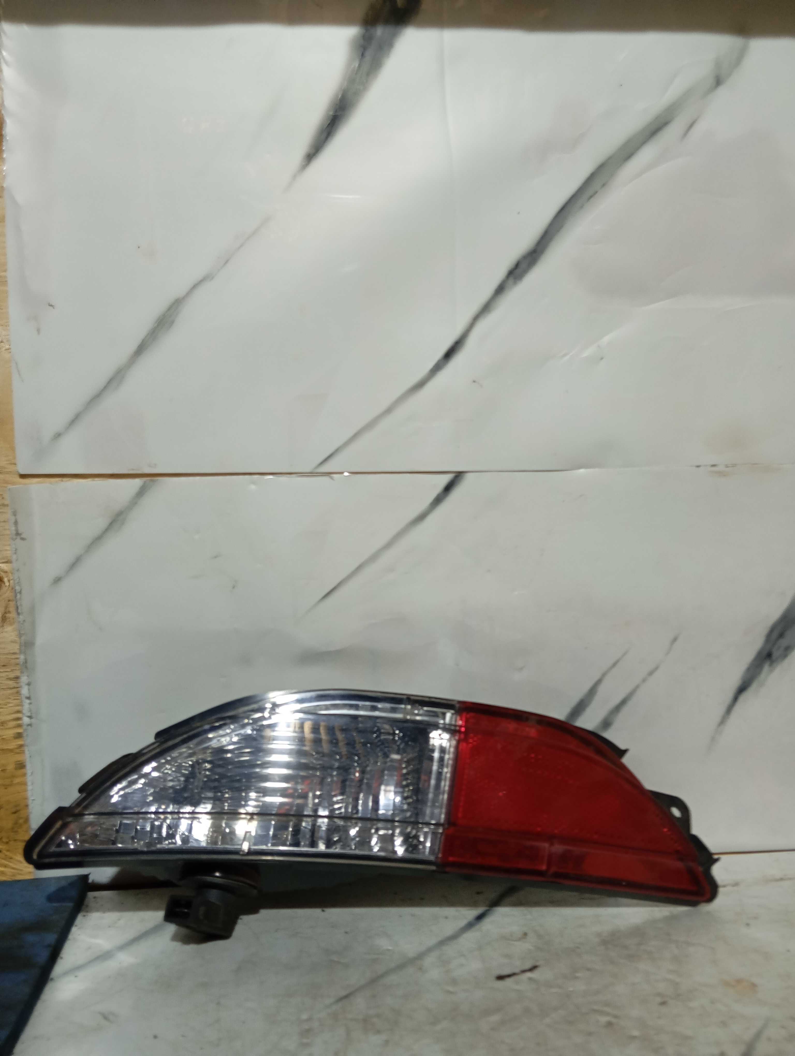 Lanterna Lado Esquerdo Para-choque Fiat Punto/ Toro 2012