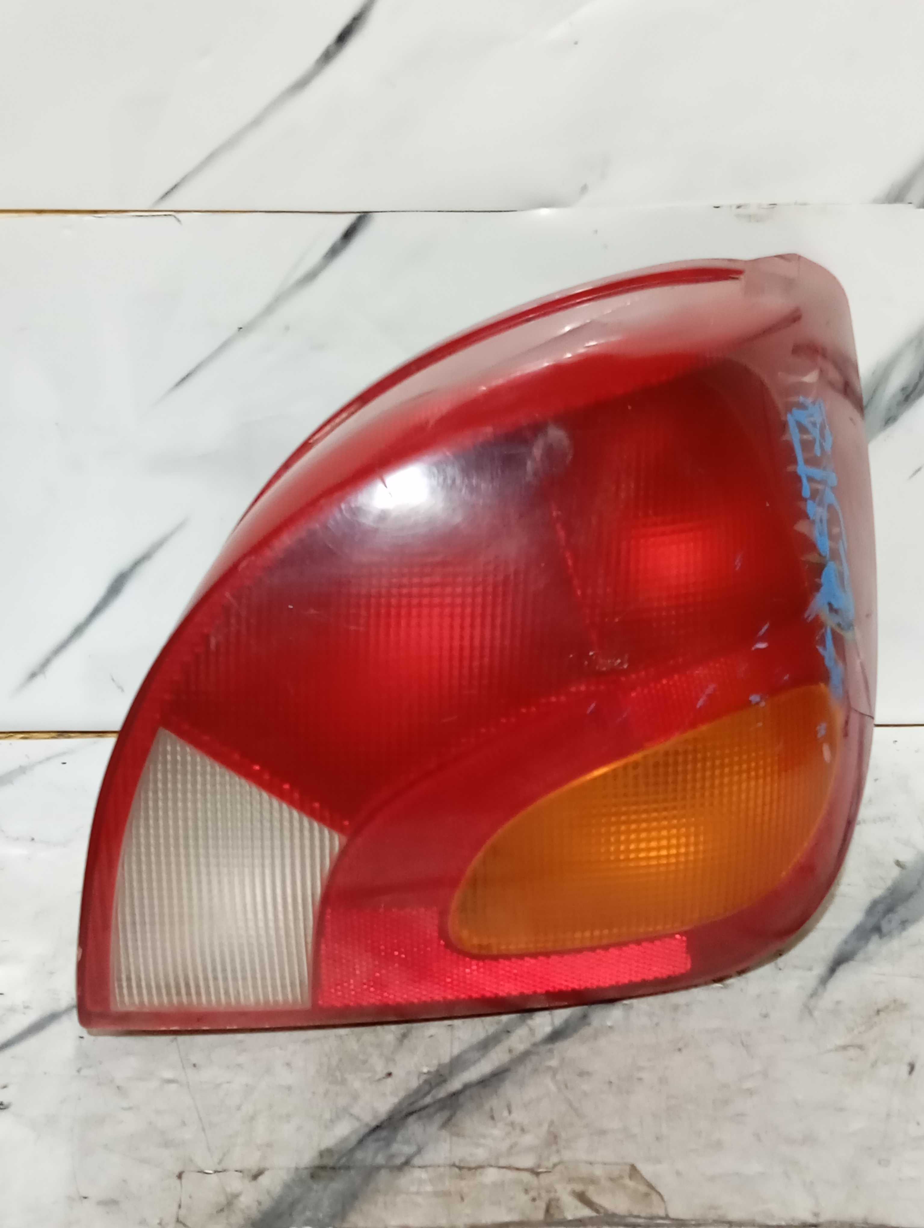 Lanterna Traseira Lado Direito Fiesta Ano 2001