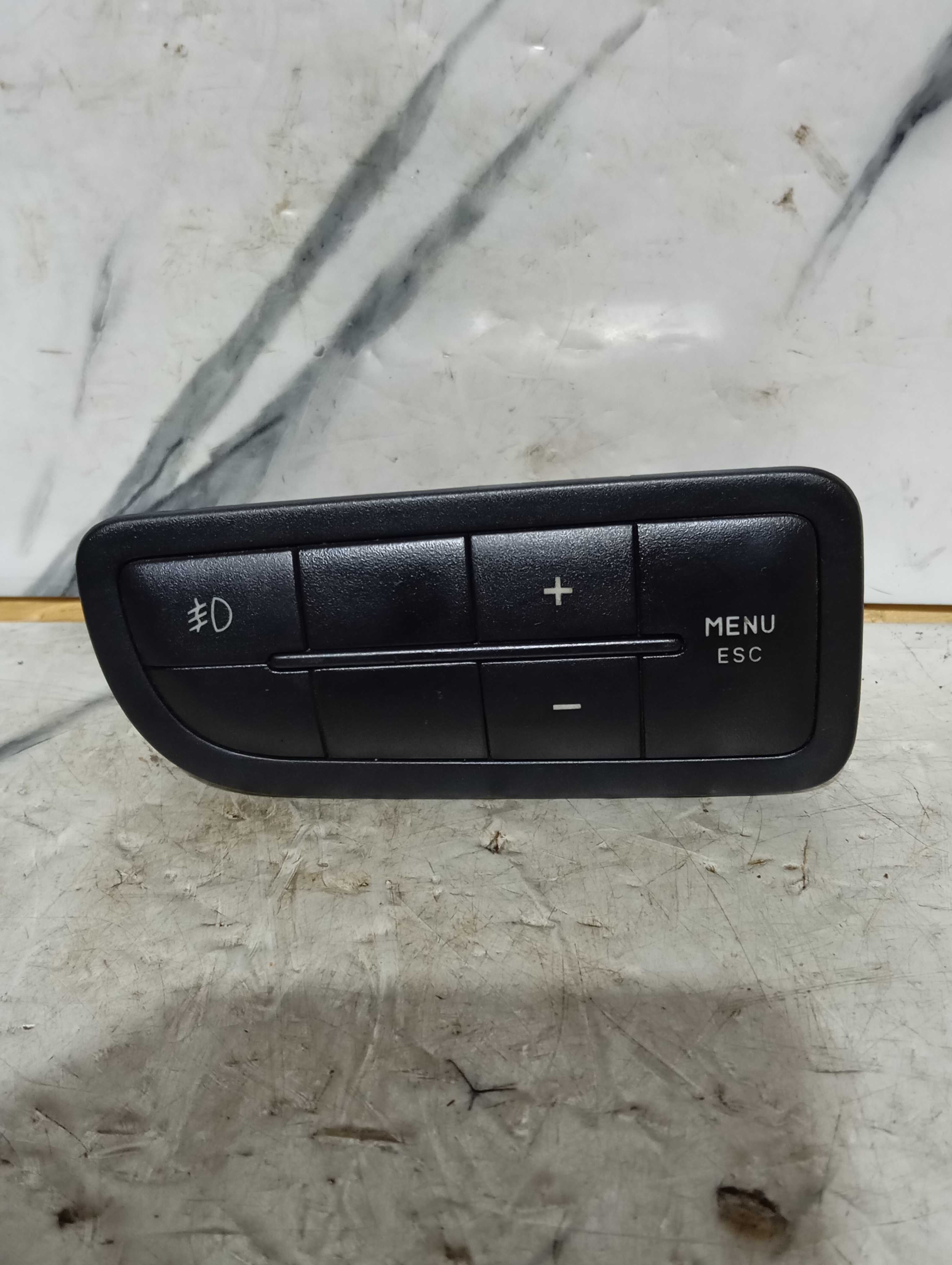 Botão Farol Milha Computador Bordo Un Fiat Punto 2011 A 2012