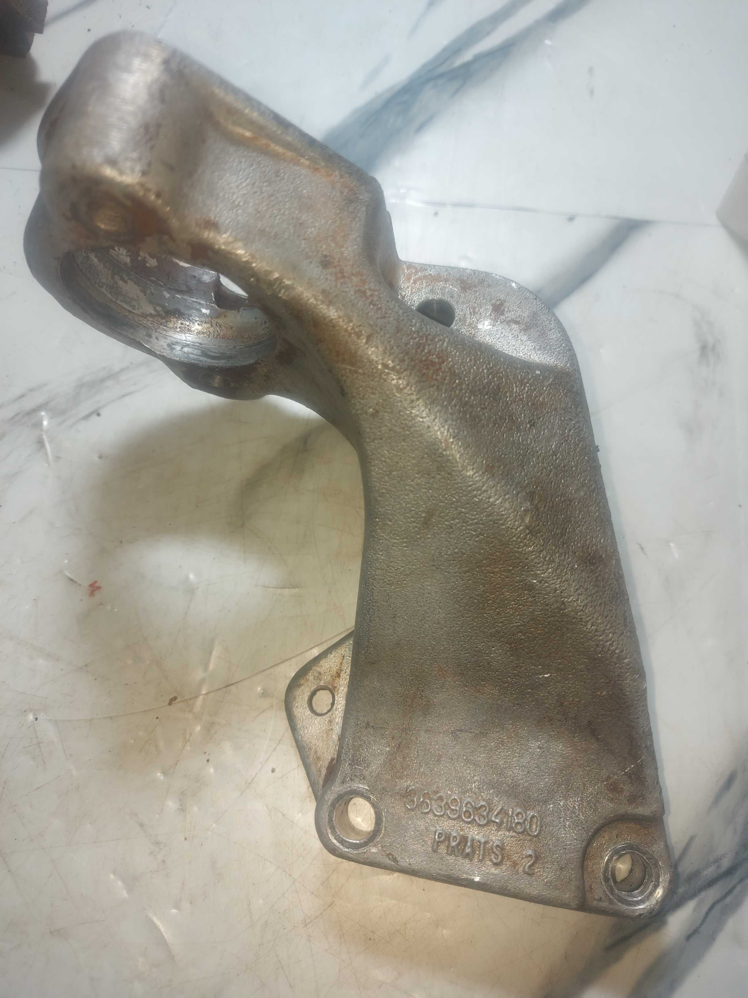 Suporte Do Semi Eixo Pegeout 206