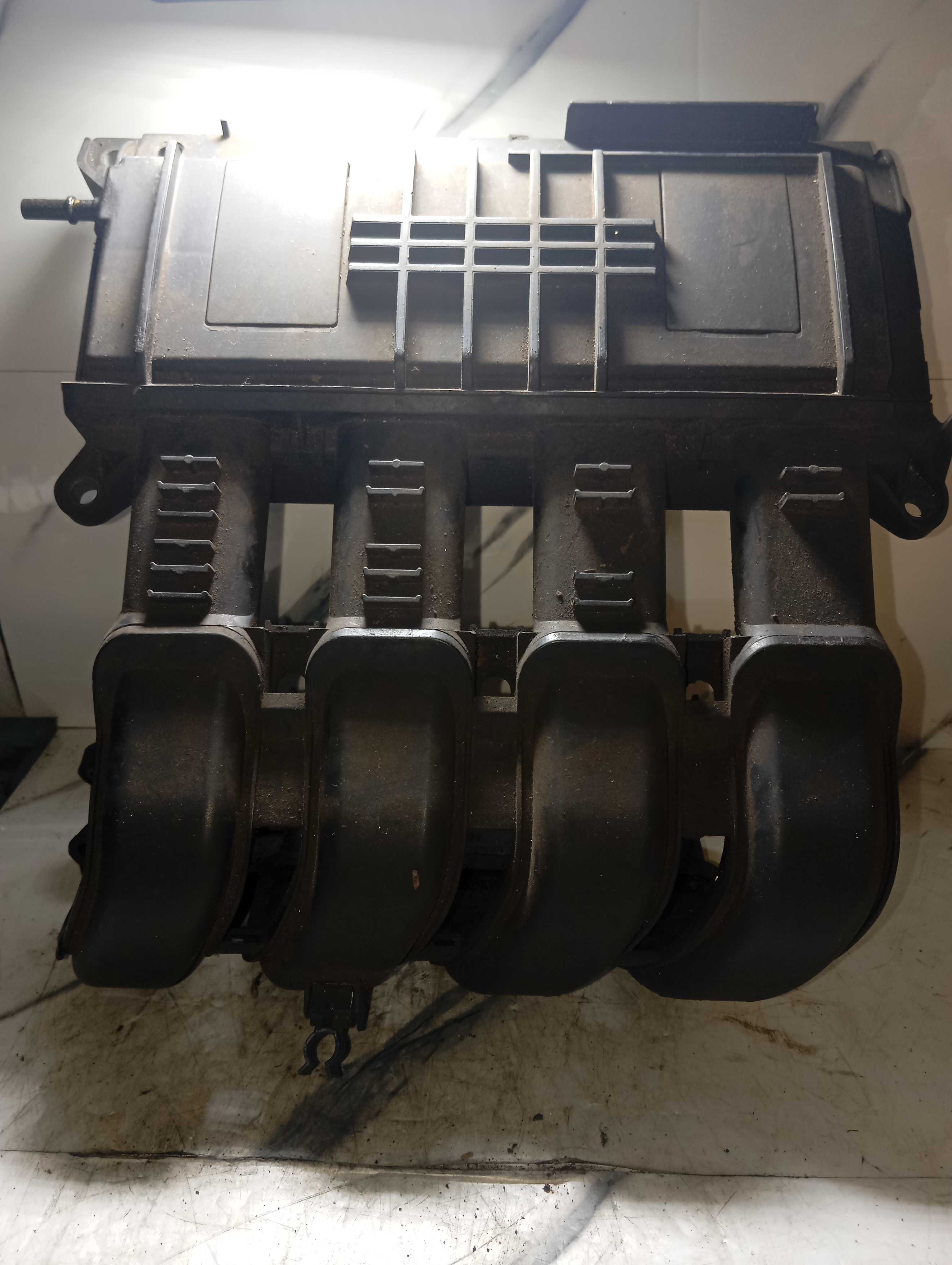 Coletor De Admissão Clio 1.0 16v/peugeot 206 1.0 16v