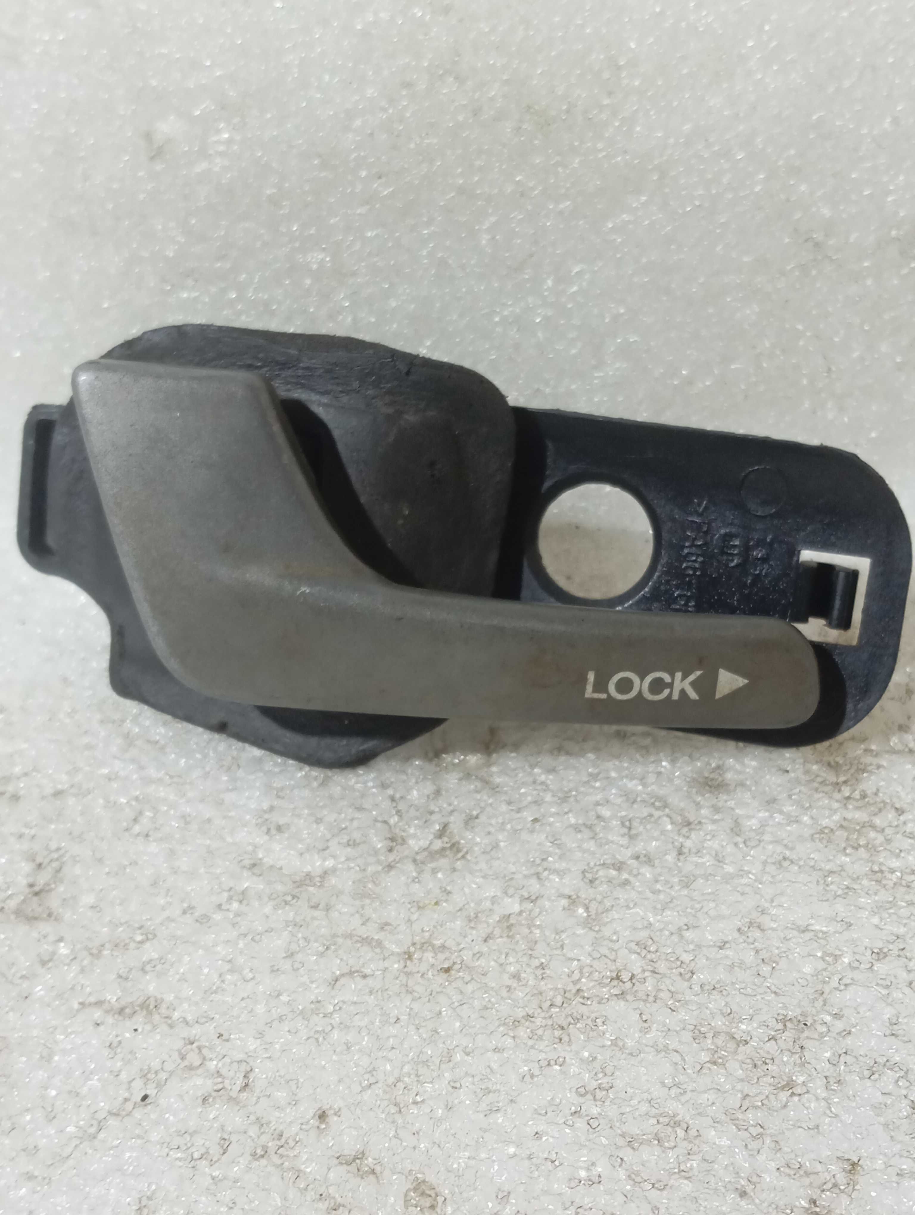 Maçaneta interna dianteiro esquerdo s fiat palio 2010 a 2012