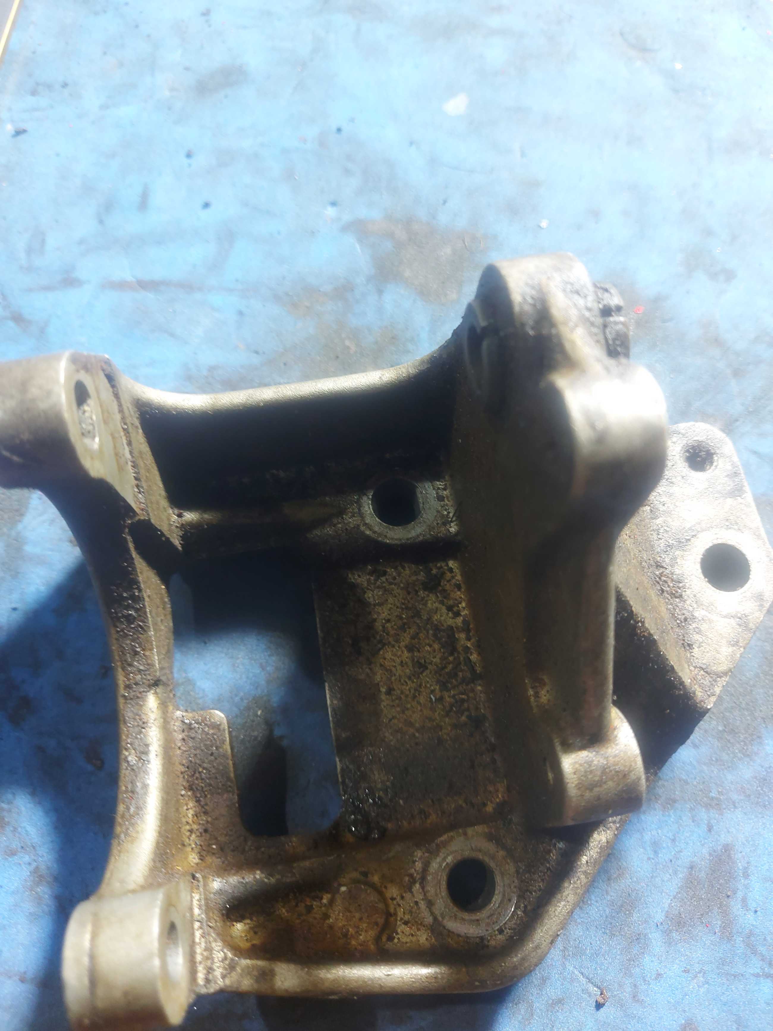 Suporte Direção Hidráulica Bomba 1. Renault Clio 2001 A 2013