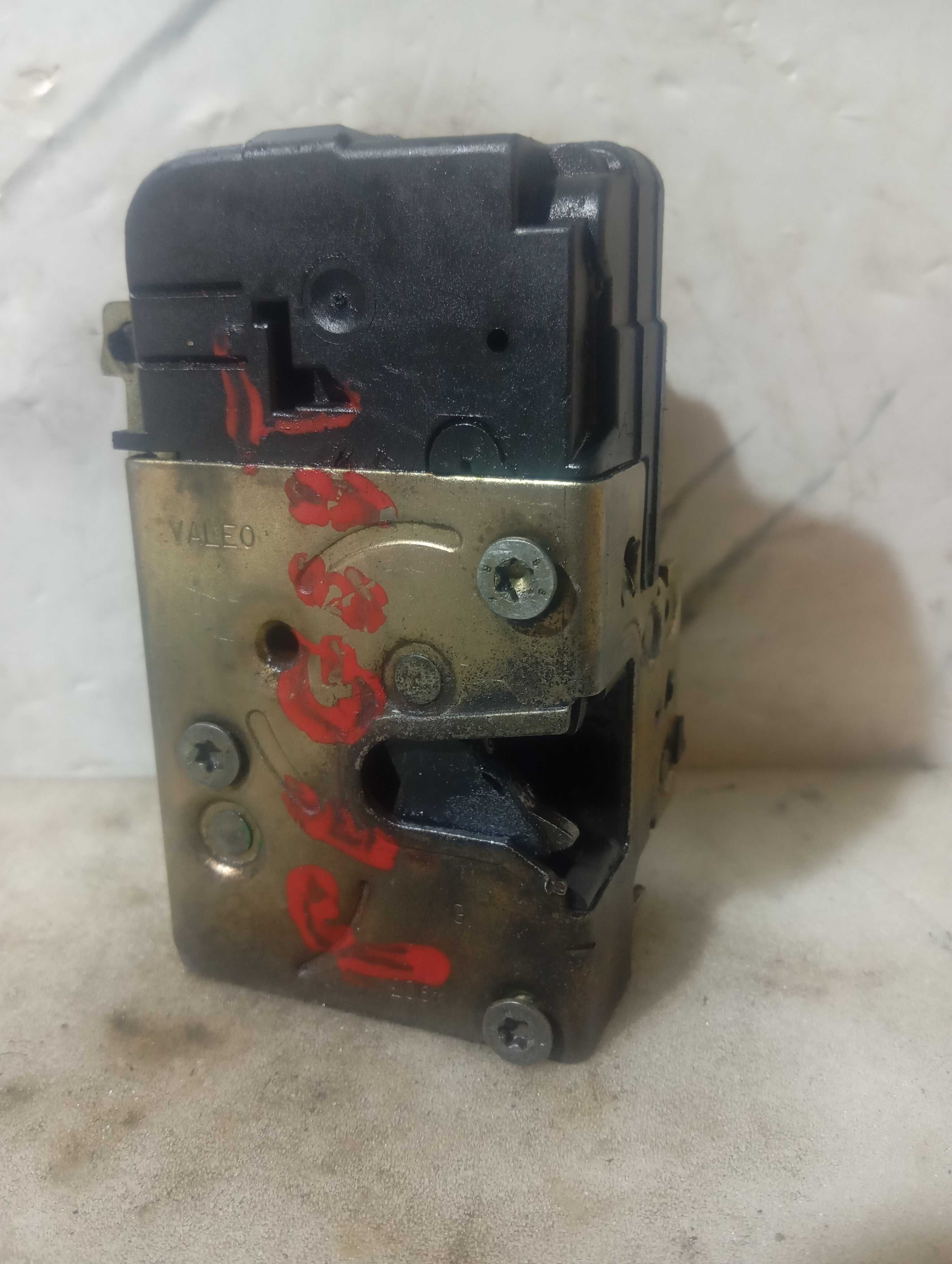 Fechadura Dianteira Esquerda Peugeot 206