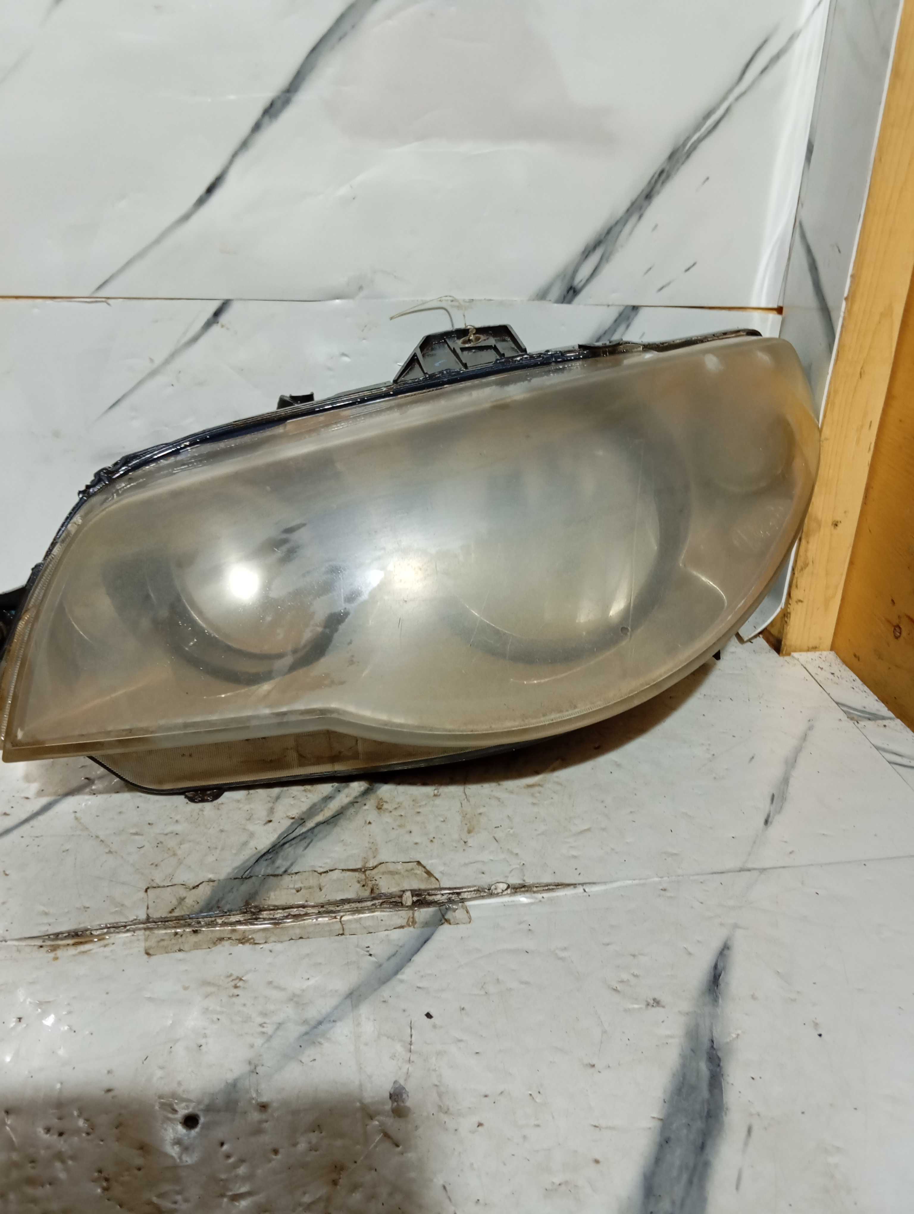 Farol Palio Ano 2008 Lado Esquerdo Com Detalhes