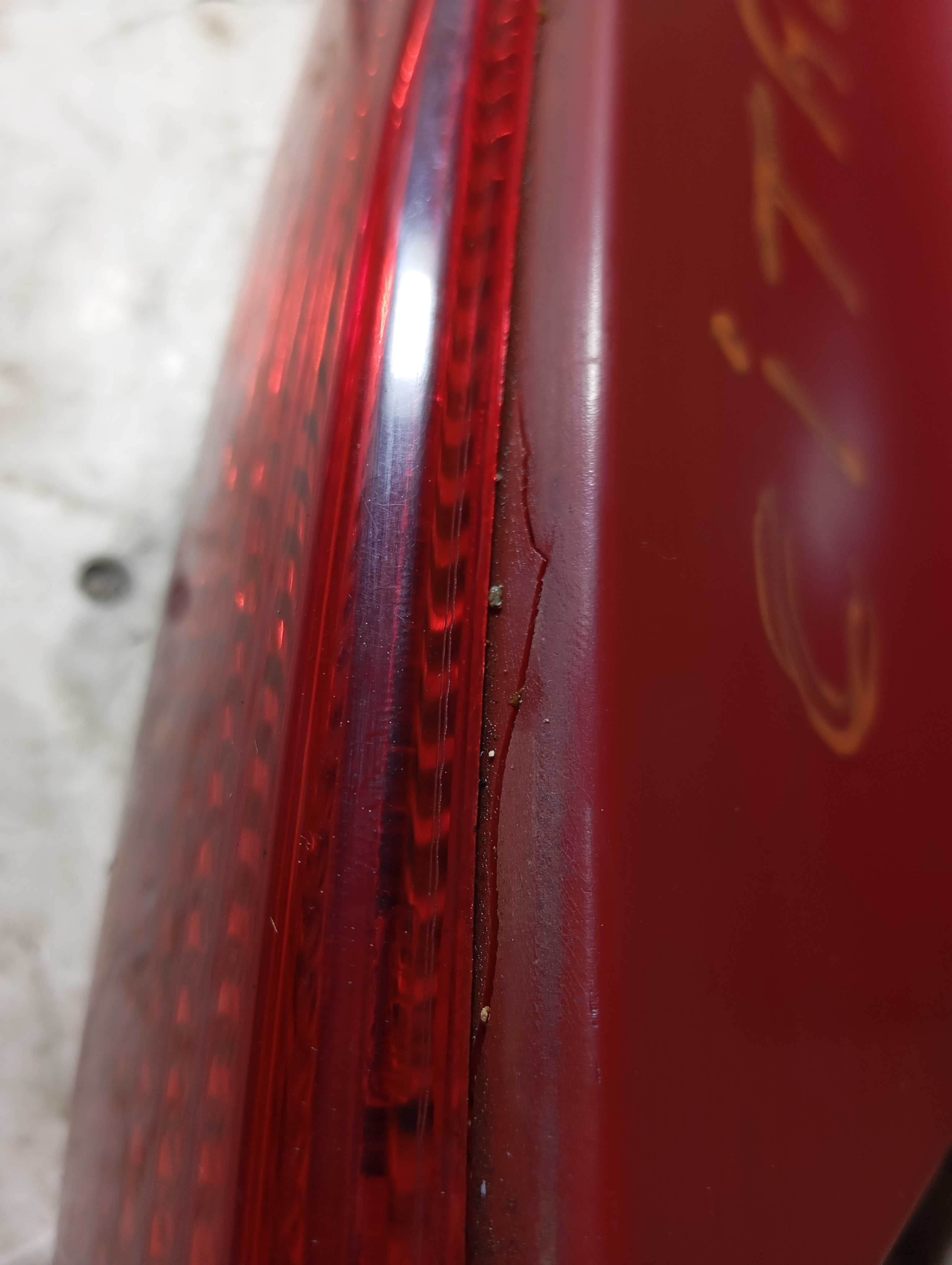 Acabamento Da Lanterna Superior C4 Hatch