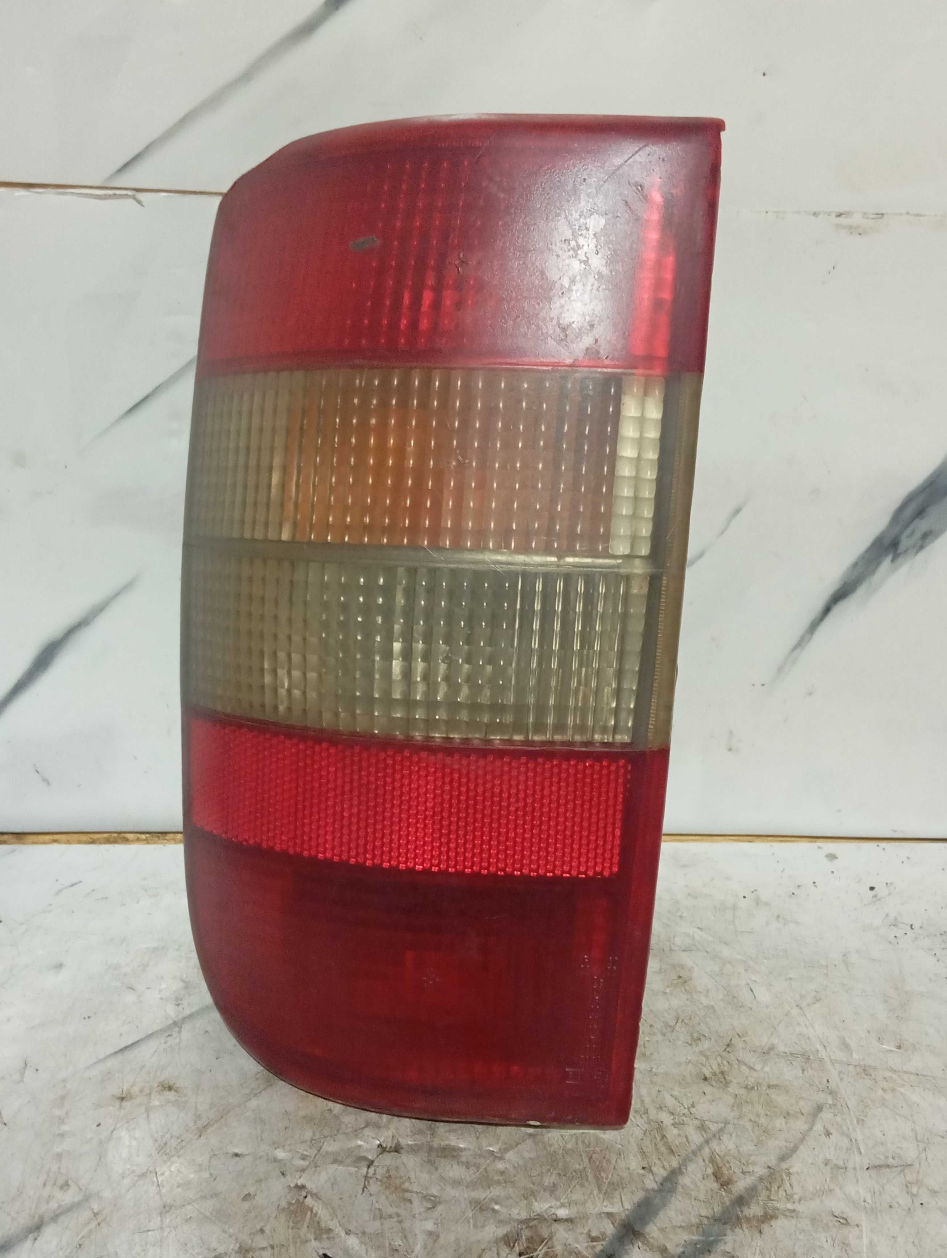 Lanterna Traseira Lado Esquerdo Da Blazer Ano 1999