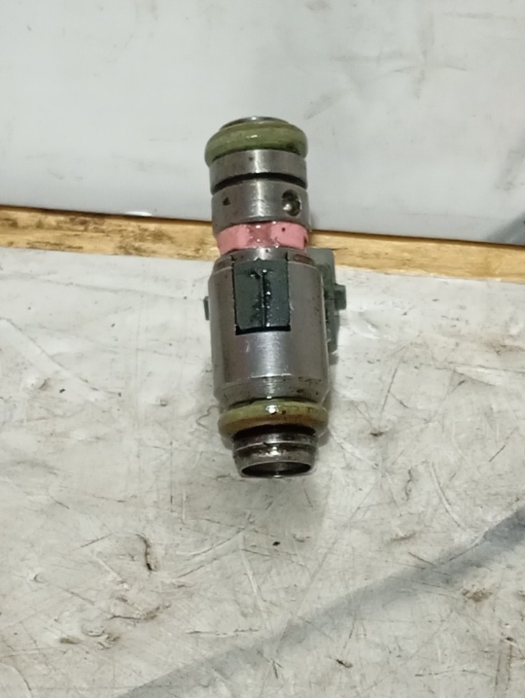 Bico Injetor Do Peugeot 206 Iwp099