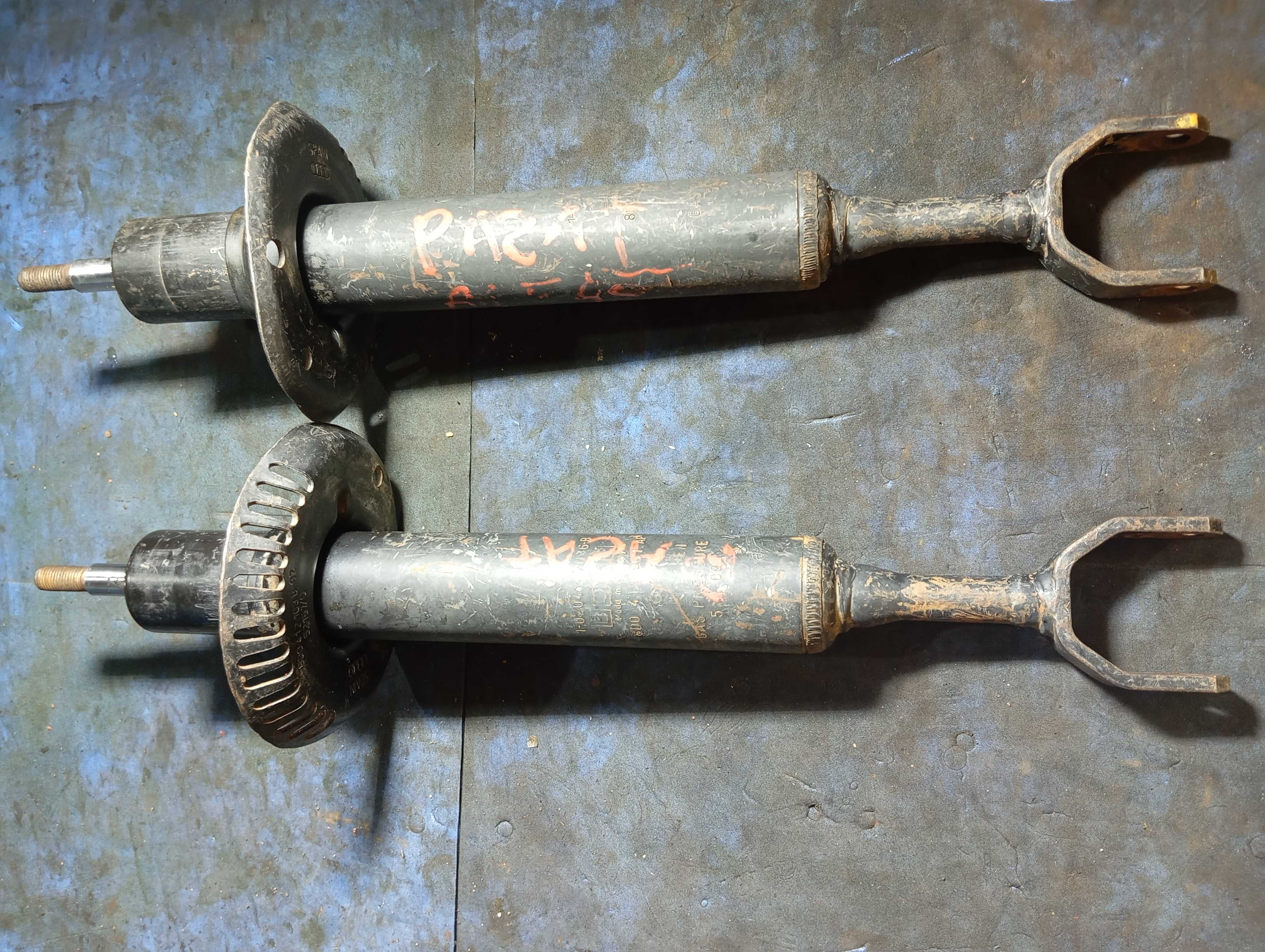 Par De Amortecedor Dianteiro Vw Passat Alemão 1997/2004