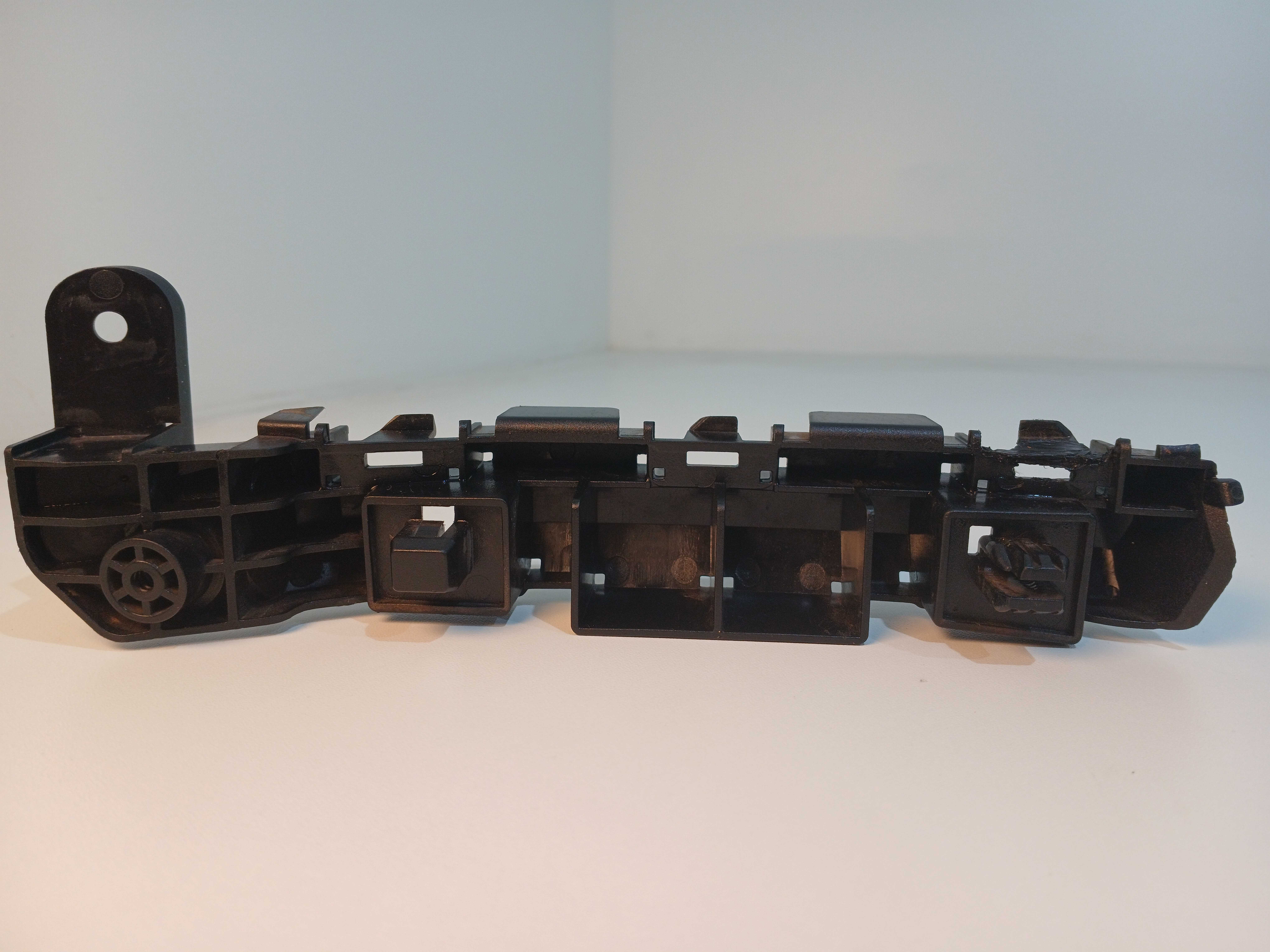 Guia parachoque dianteiro esquerdo Honda Hrv 2015 2016 E4976