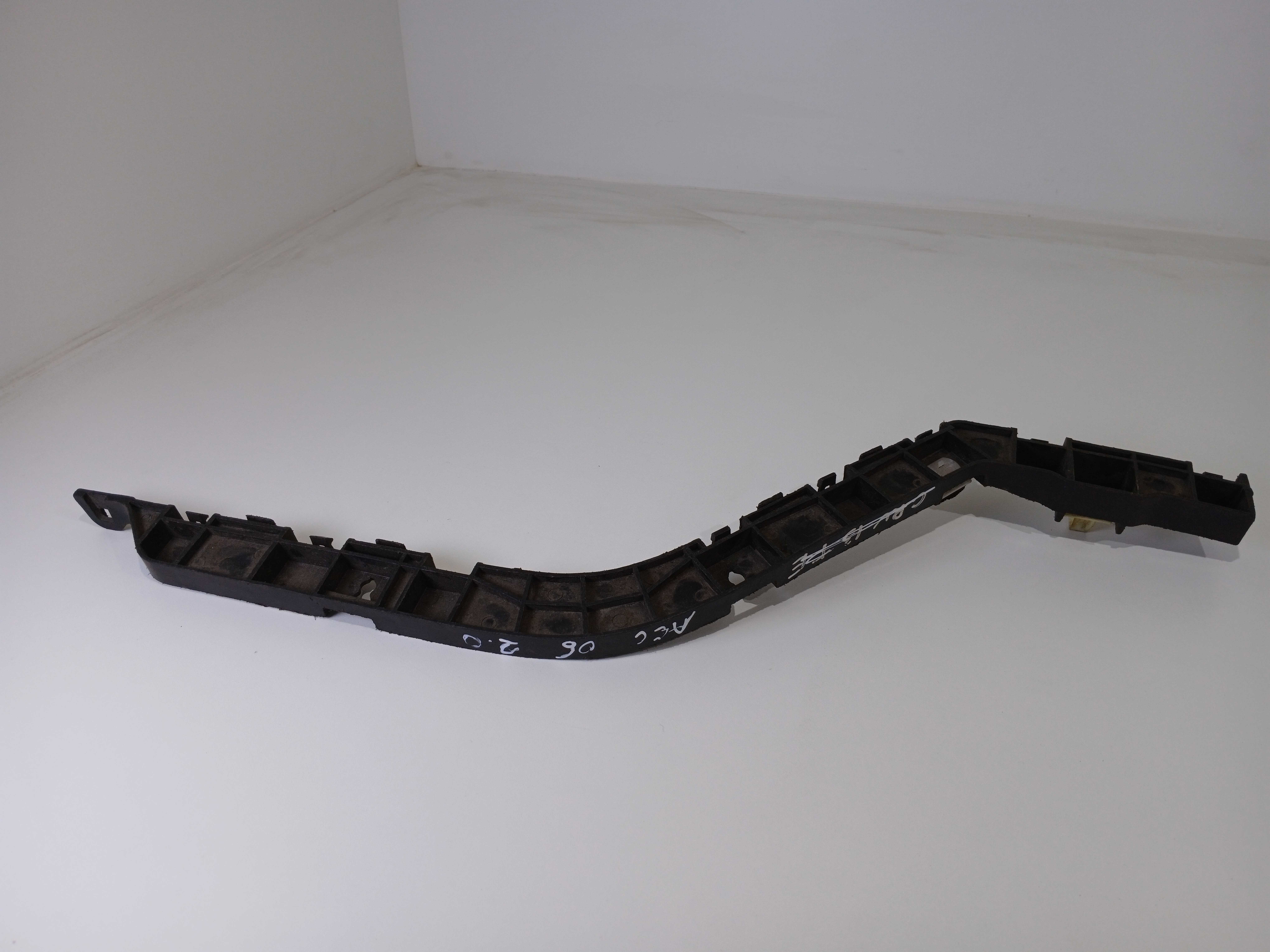 Guia Parachoque traseiro esquerdo honda accord 2005 a 2007