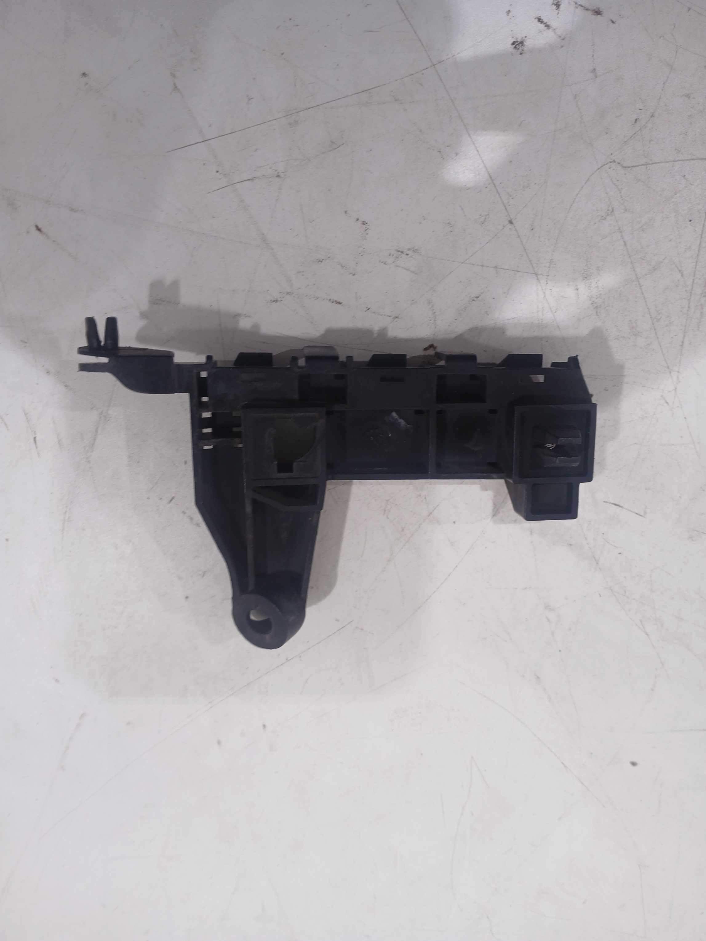 Guia parachoque honda fit 2009 2011 51087