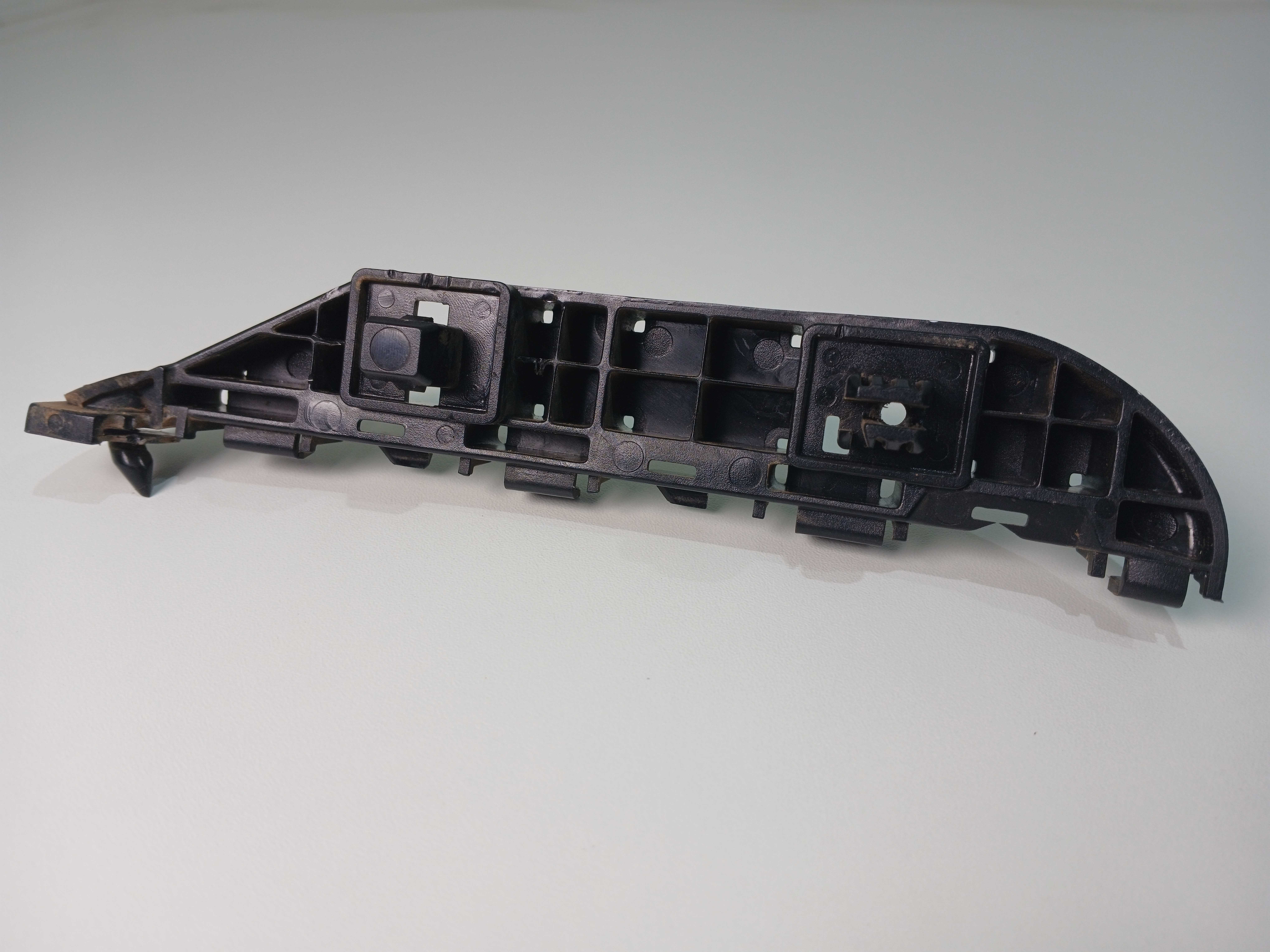 Guia parachoque dianteiro direito Honda Wrv 2017 2018 E5043 4