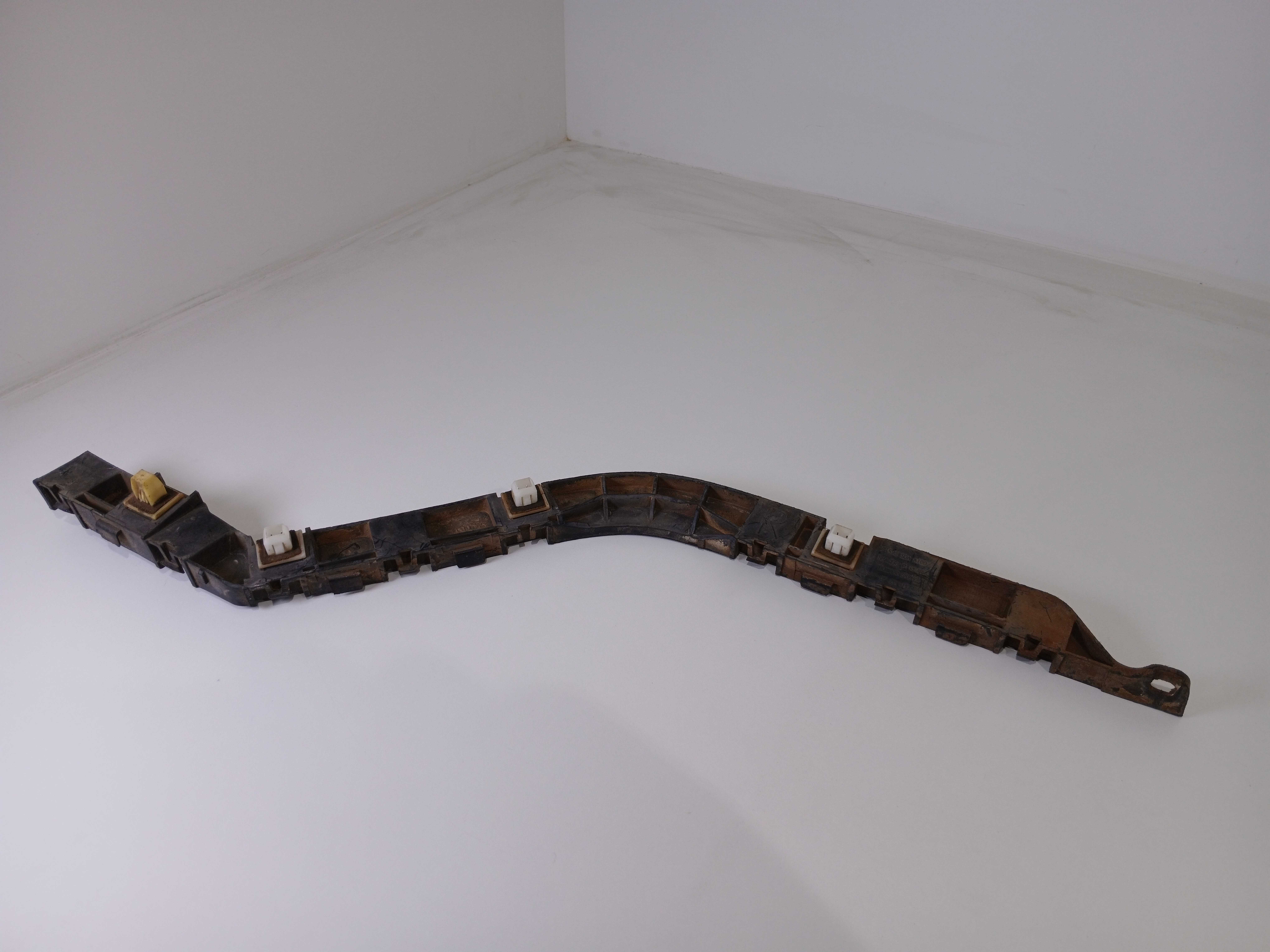 Guia Parachoque traseiro direito honda accord 2005 a 2007