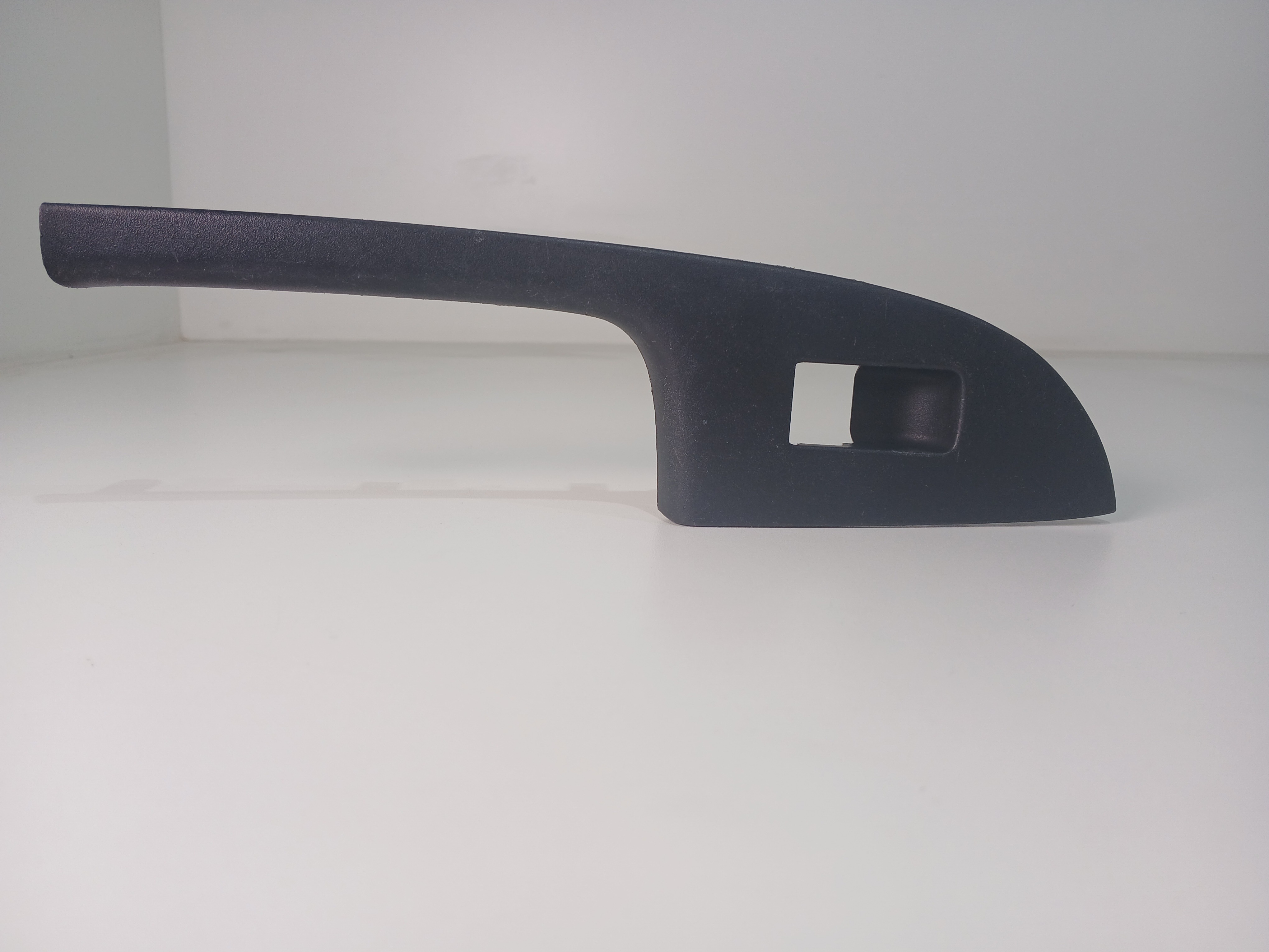 Moldura comando vidro tras direito Honda Accord 2004 E5877