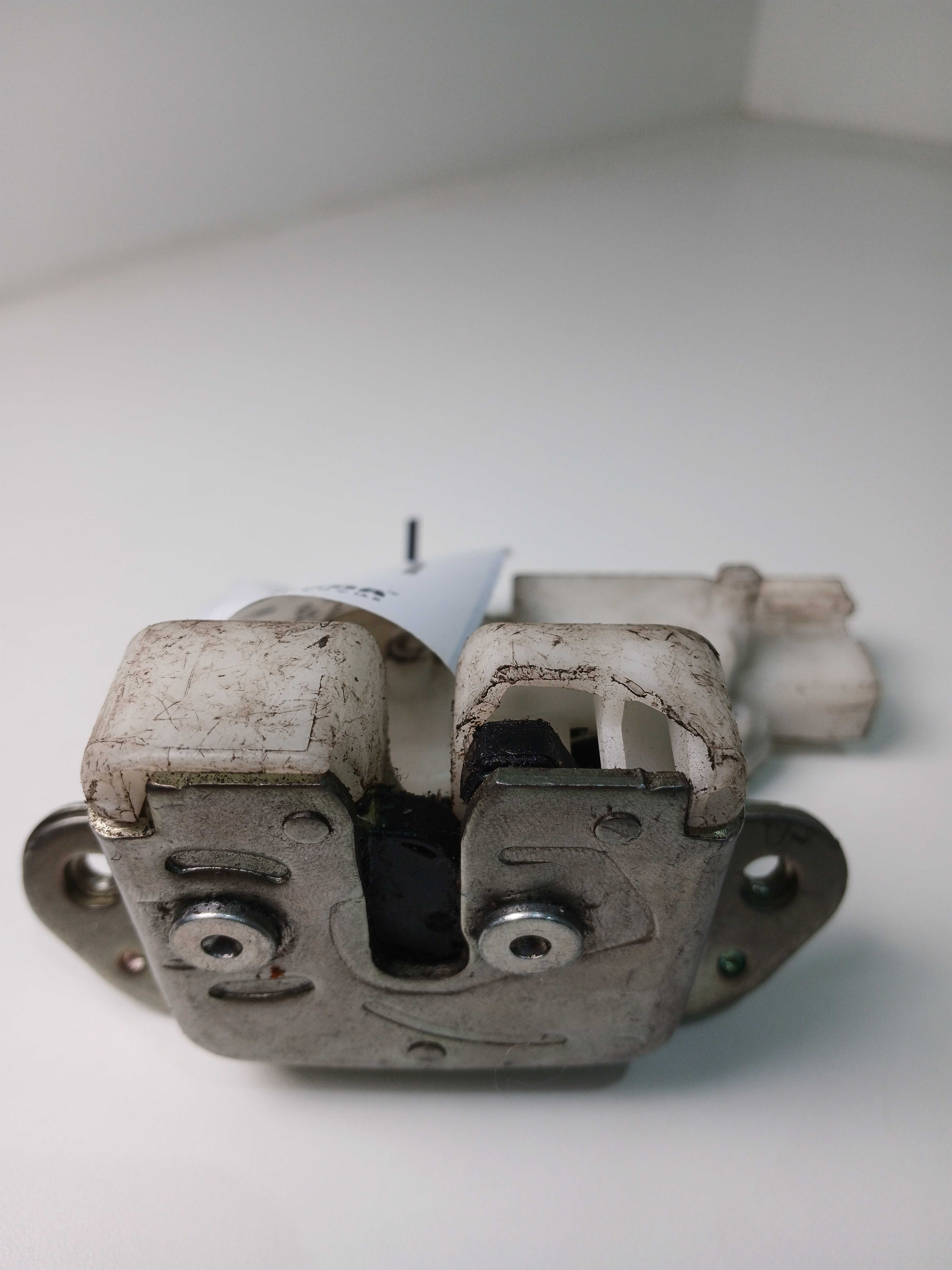 Fechadura tranca tampa traseira Honda fit 2015 a 2021 E3151