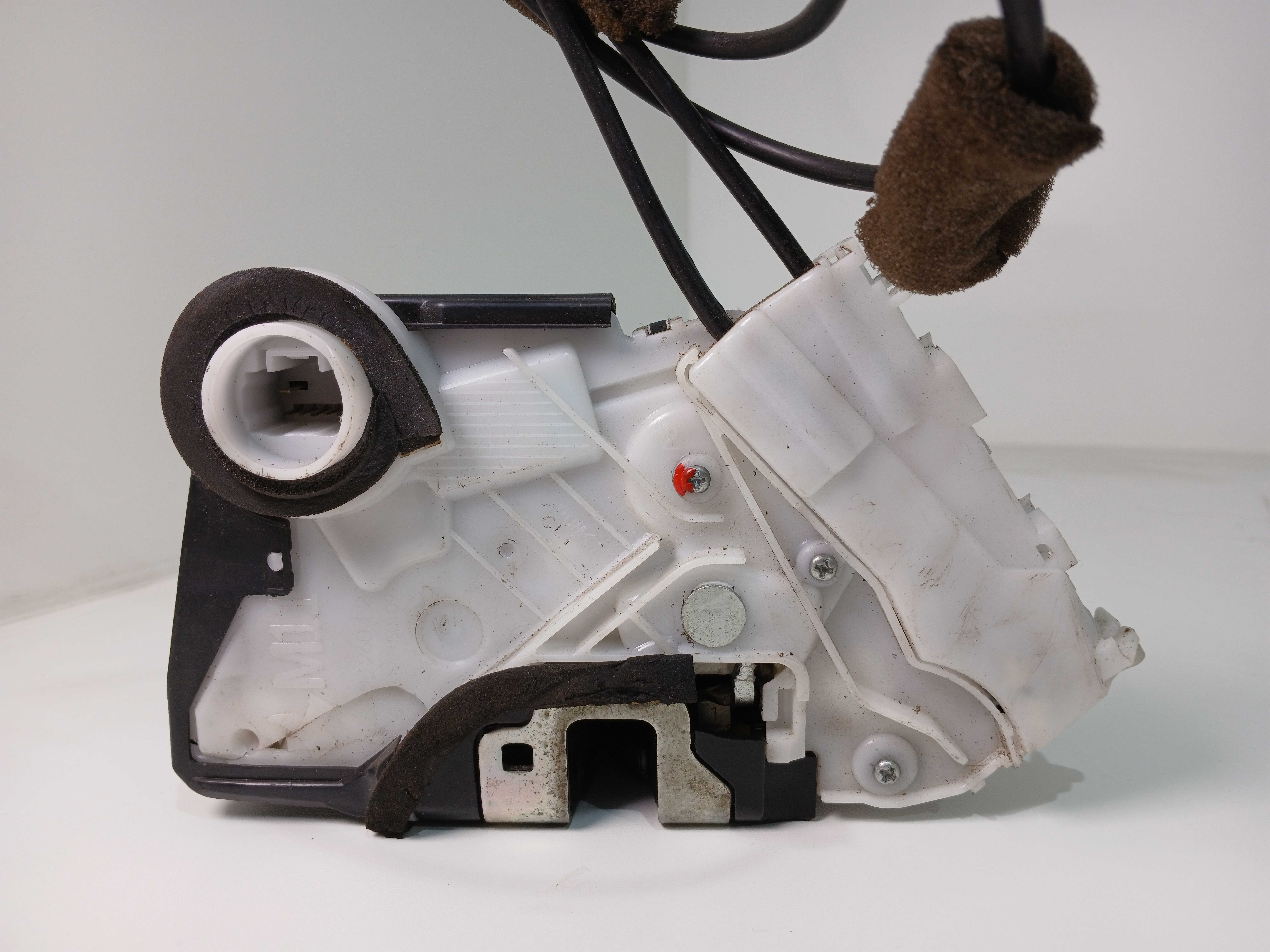 Fechadura Tranca dianteira esquerda crv 2012/16 hrv 2015/21