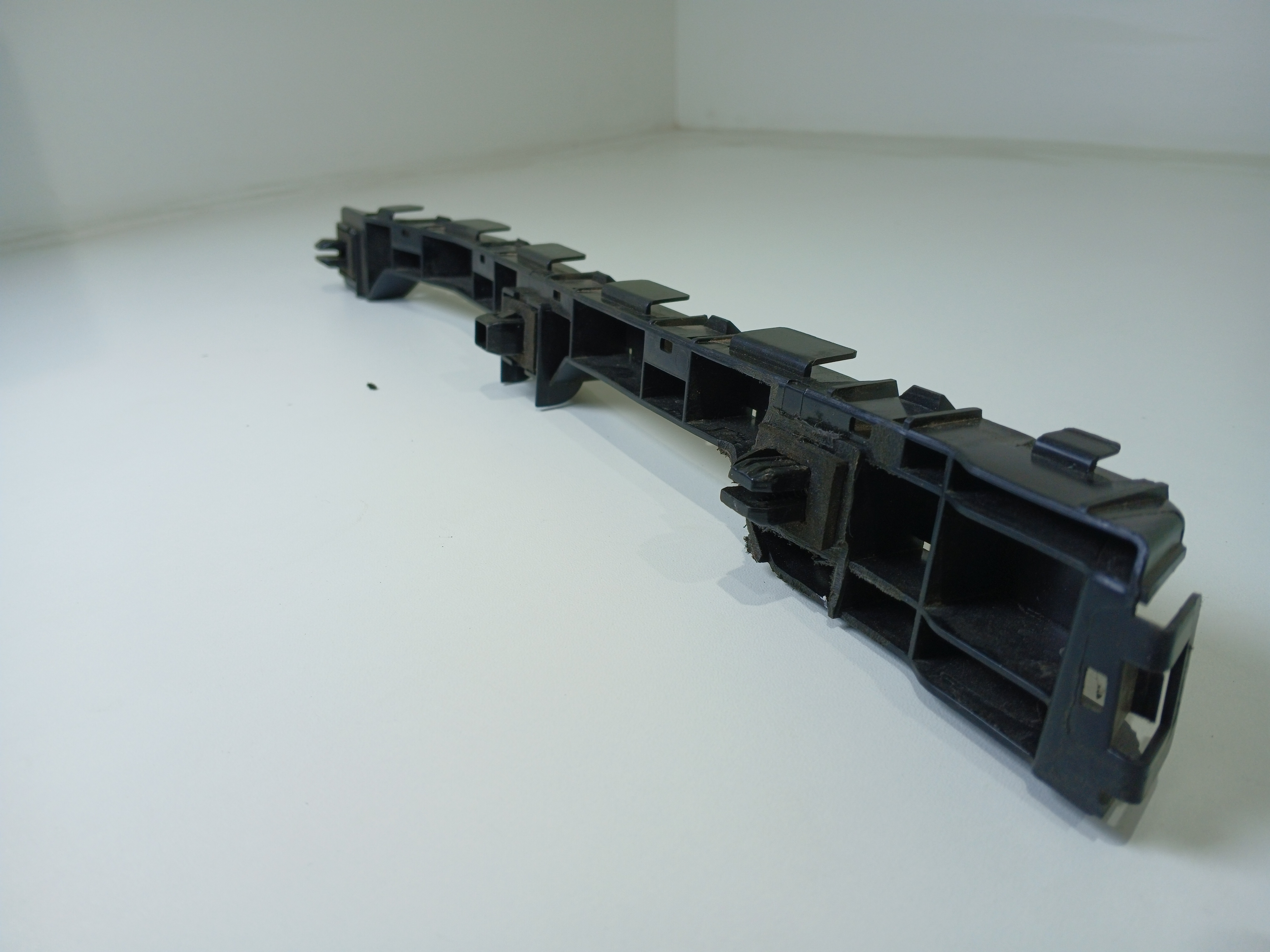 Guia parachoque traseiro esquerdo Honda Hrv 2015 2016 E4970