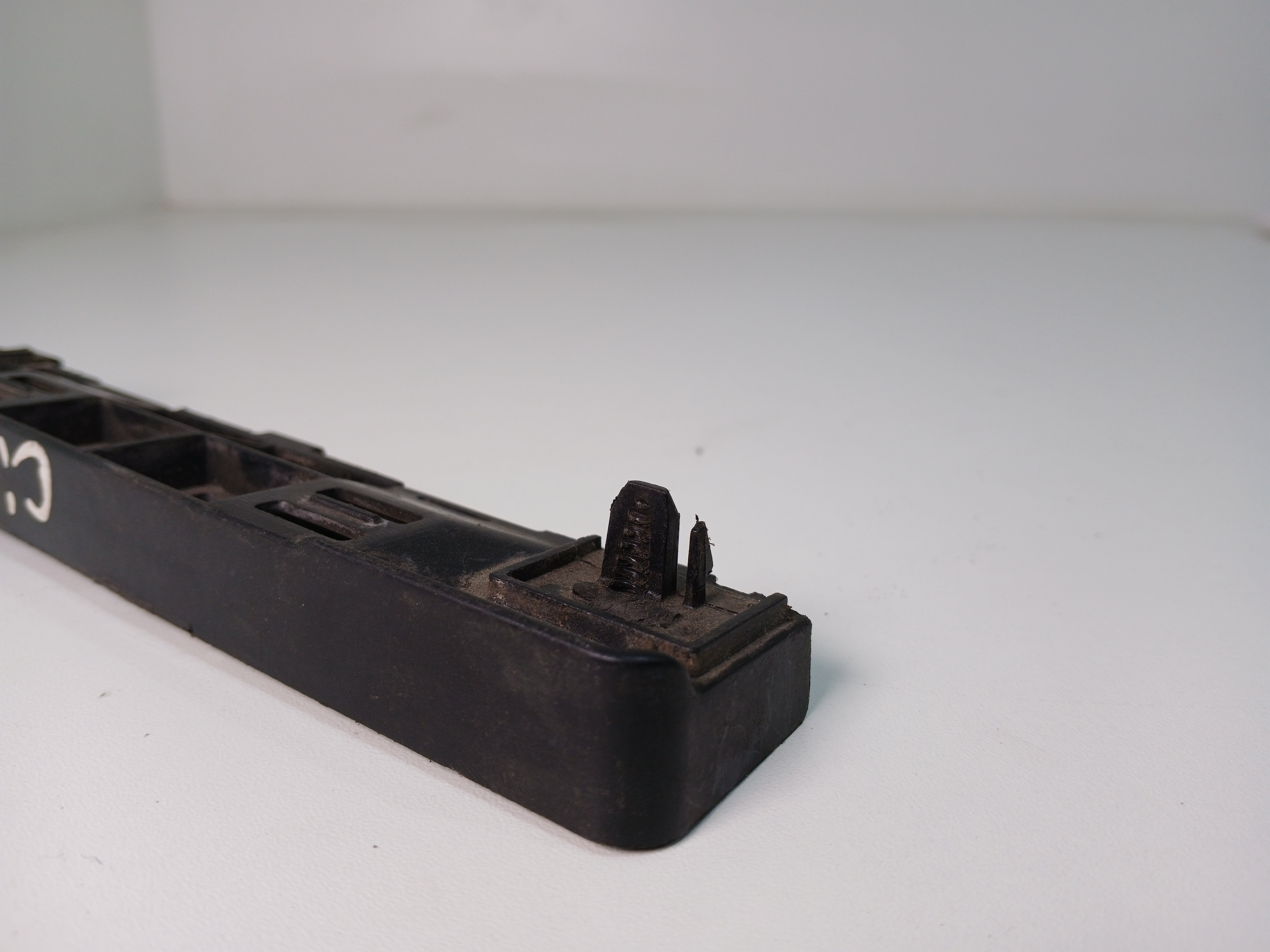 Guia parachoque traseiro direito Honda City 2009 2014 E5120