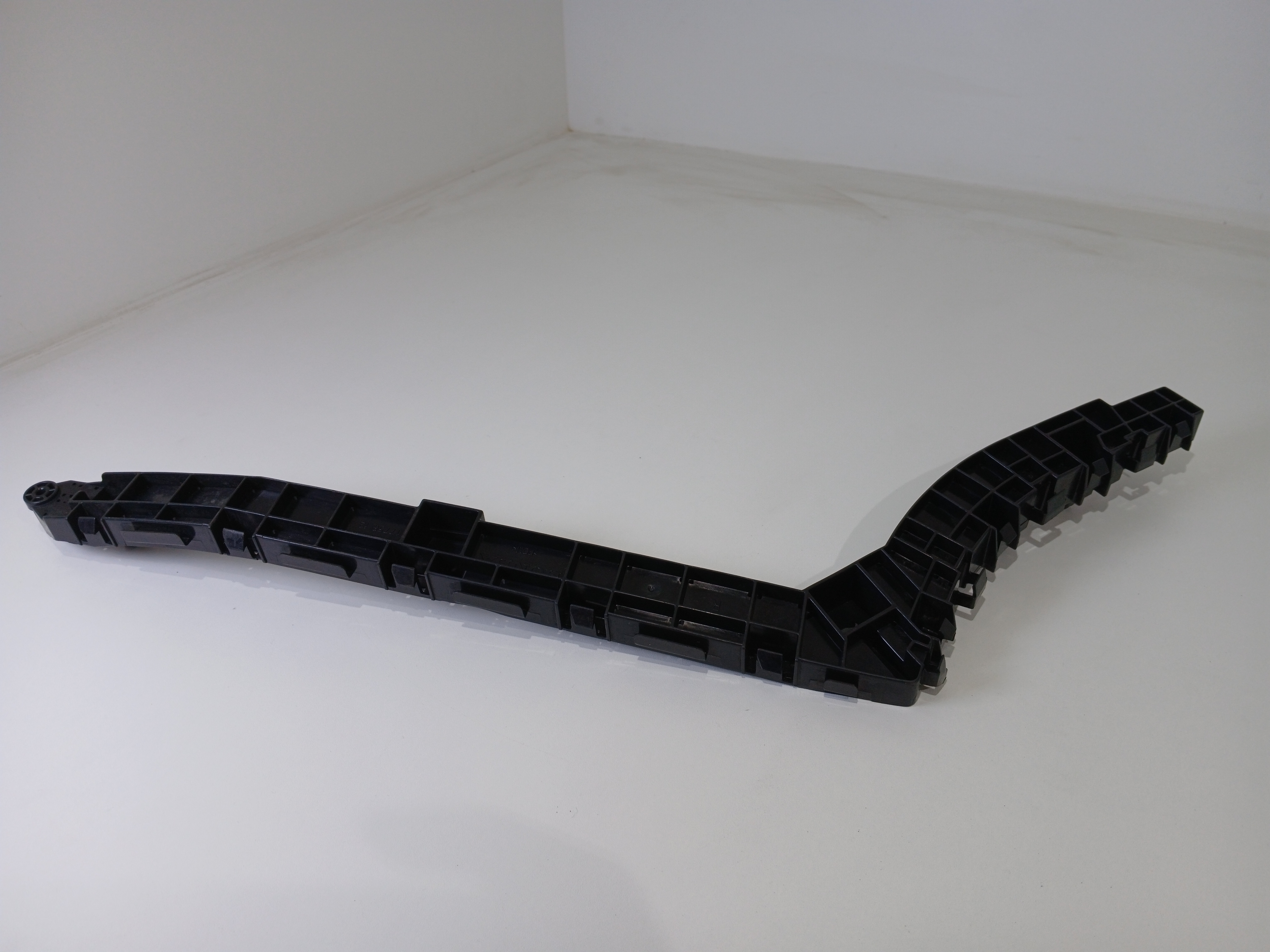 Guia Parachoque traseiro direito honda crv 2015 a 2016