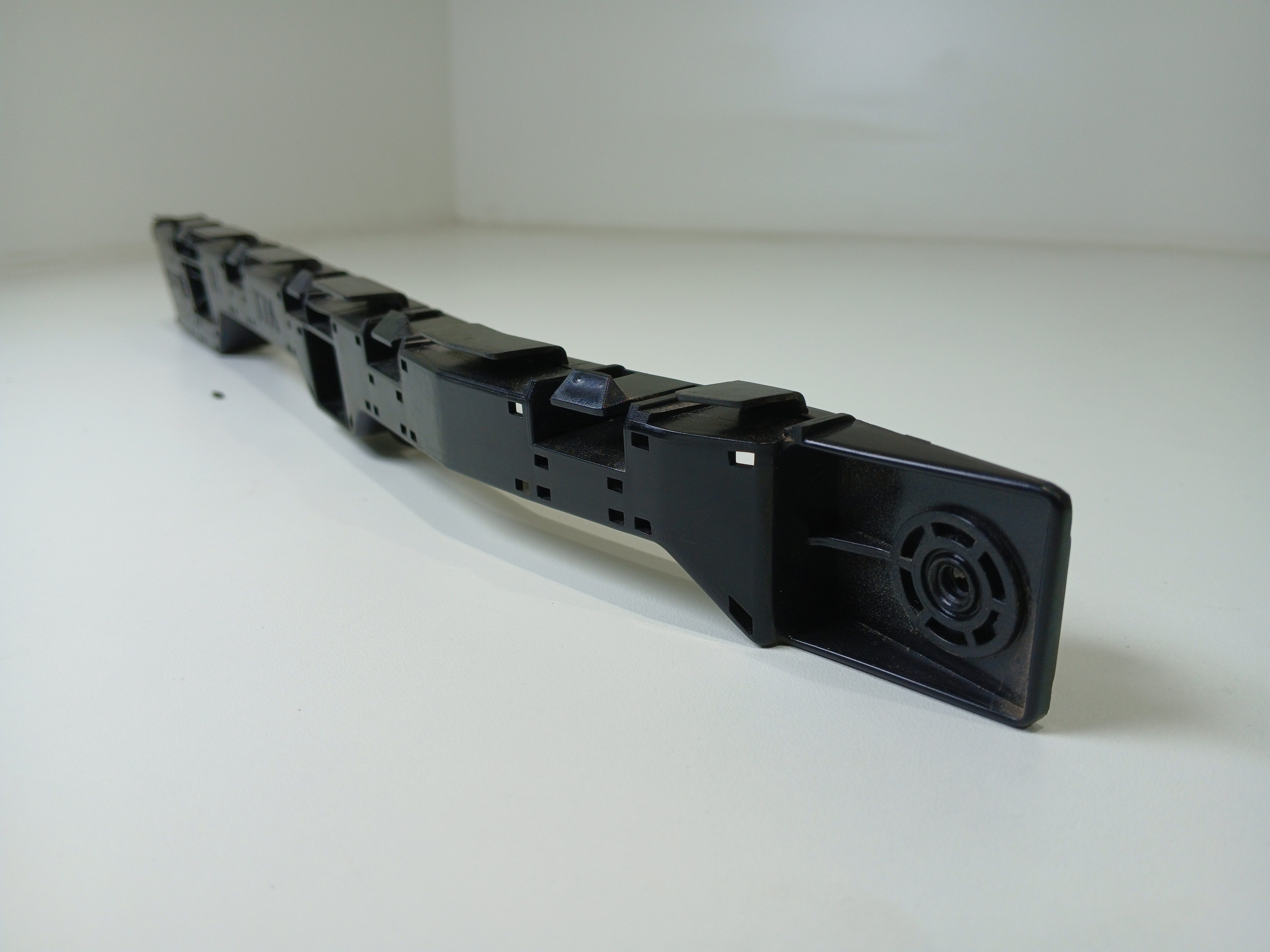 Guia parachoque traseiro direito Honda Hrv 2015 2016 E4972