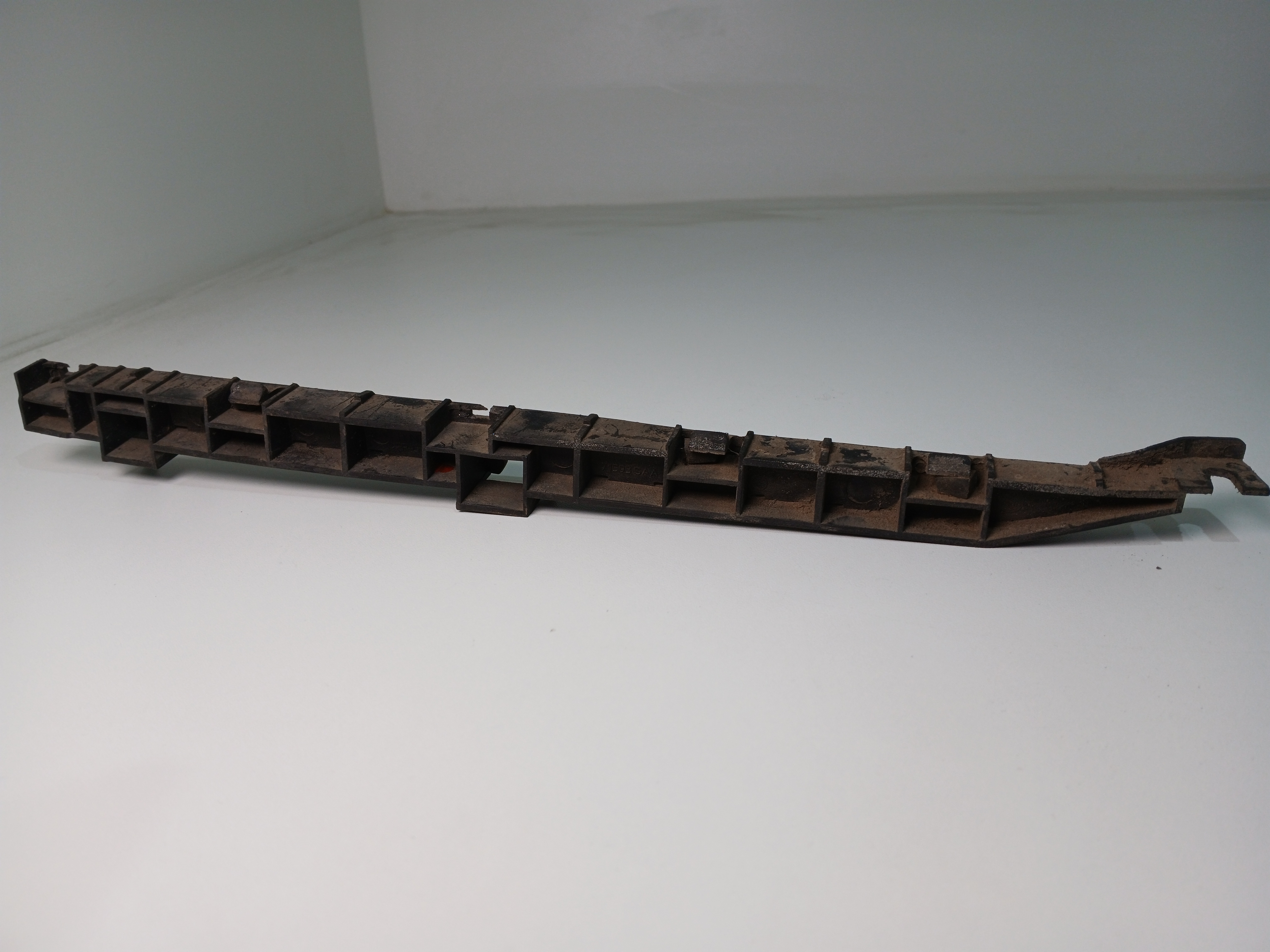 Guia parachoque traseiro direito honda Fit 2004 a 2008 E4957