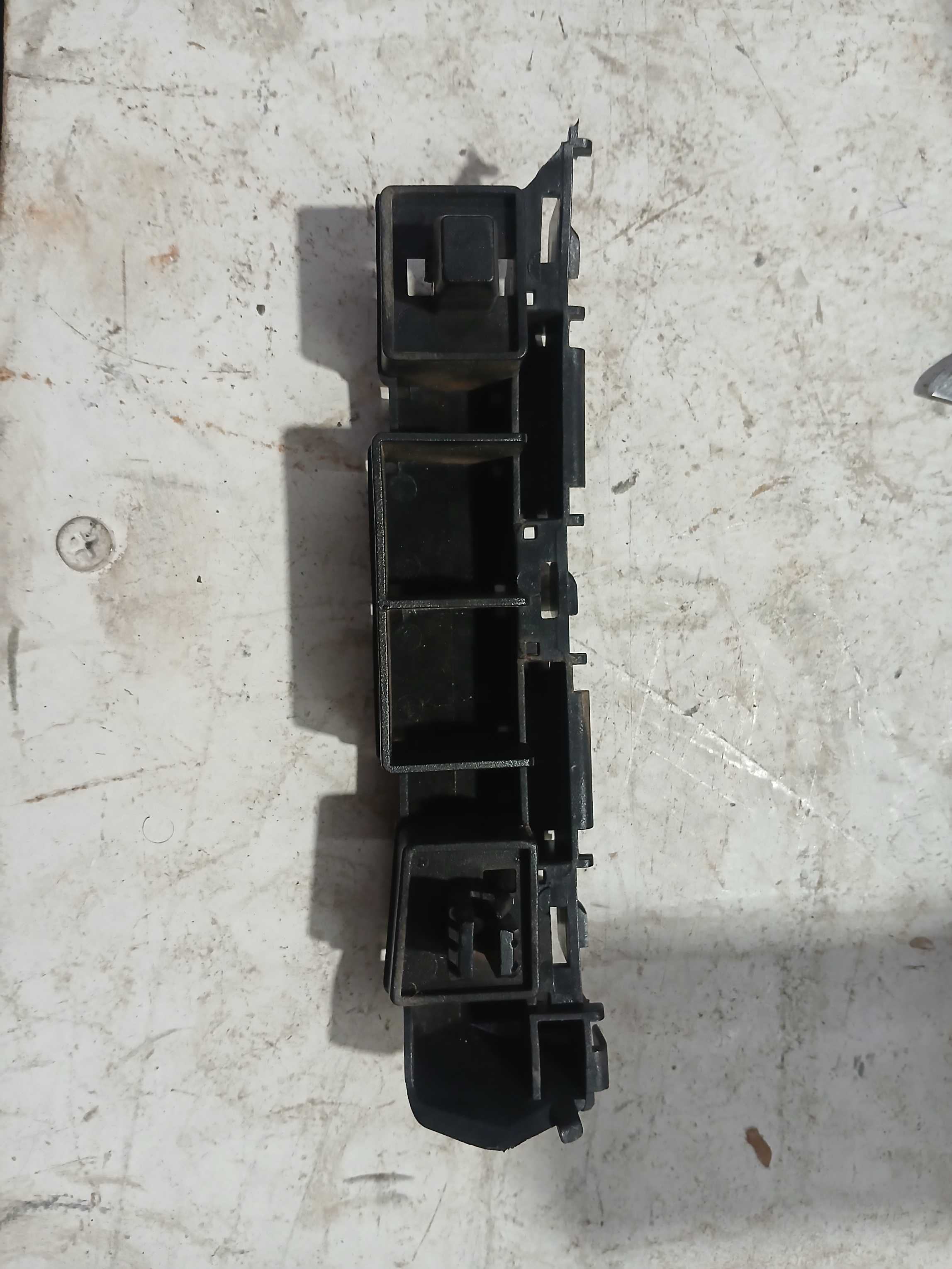 Guia parachoque dianteiro esquerdo honda hrv 2016 2021 48174