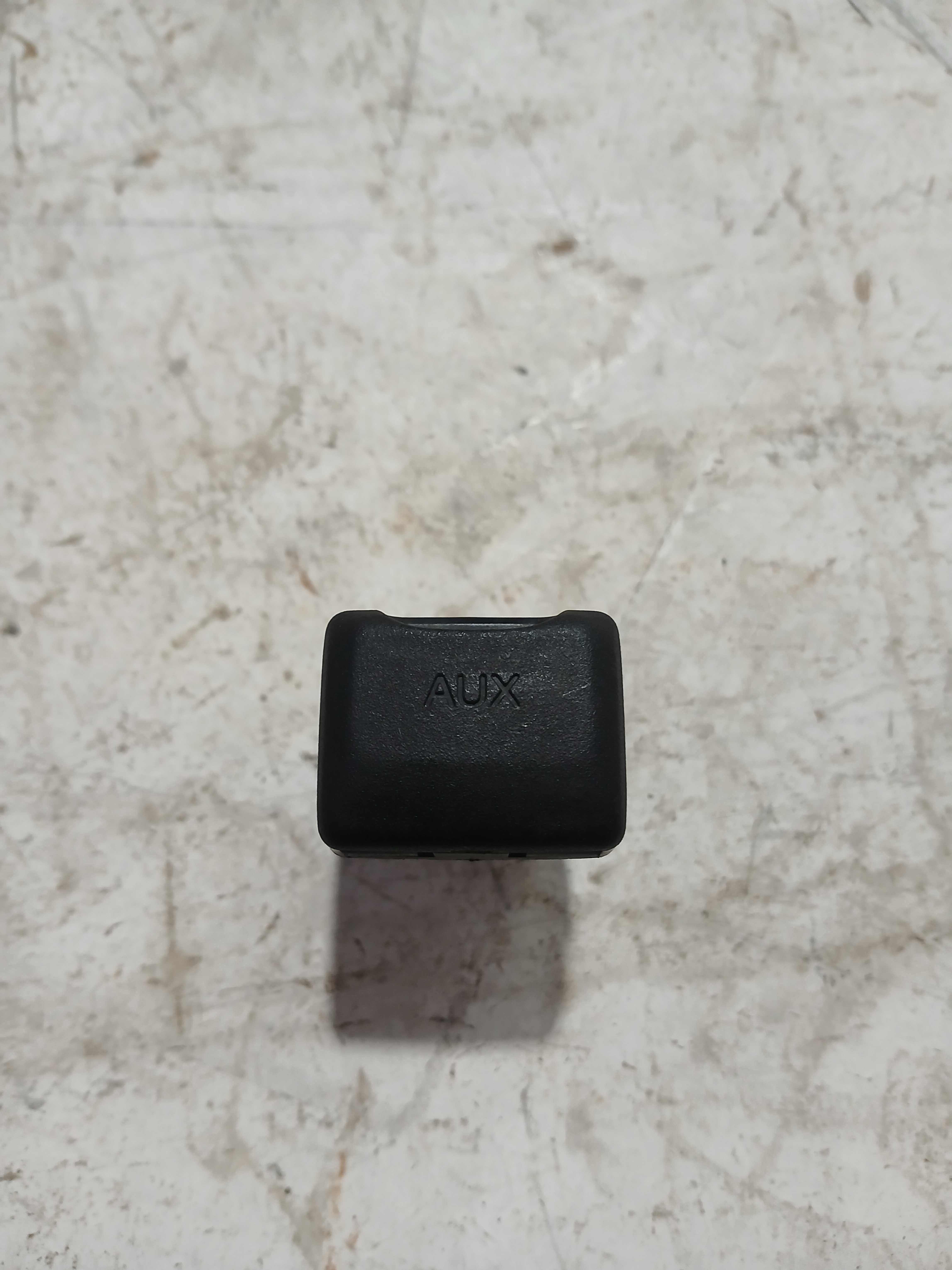 Tomada entrada auxiliar honda civic 2007 2011 47109