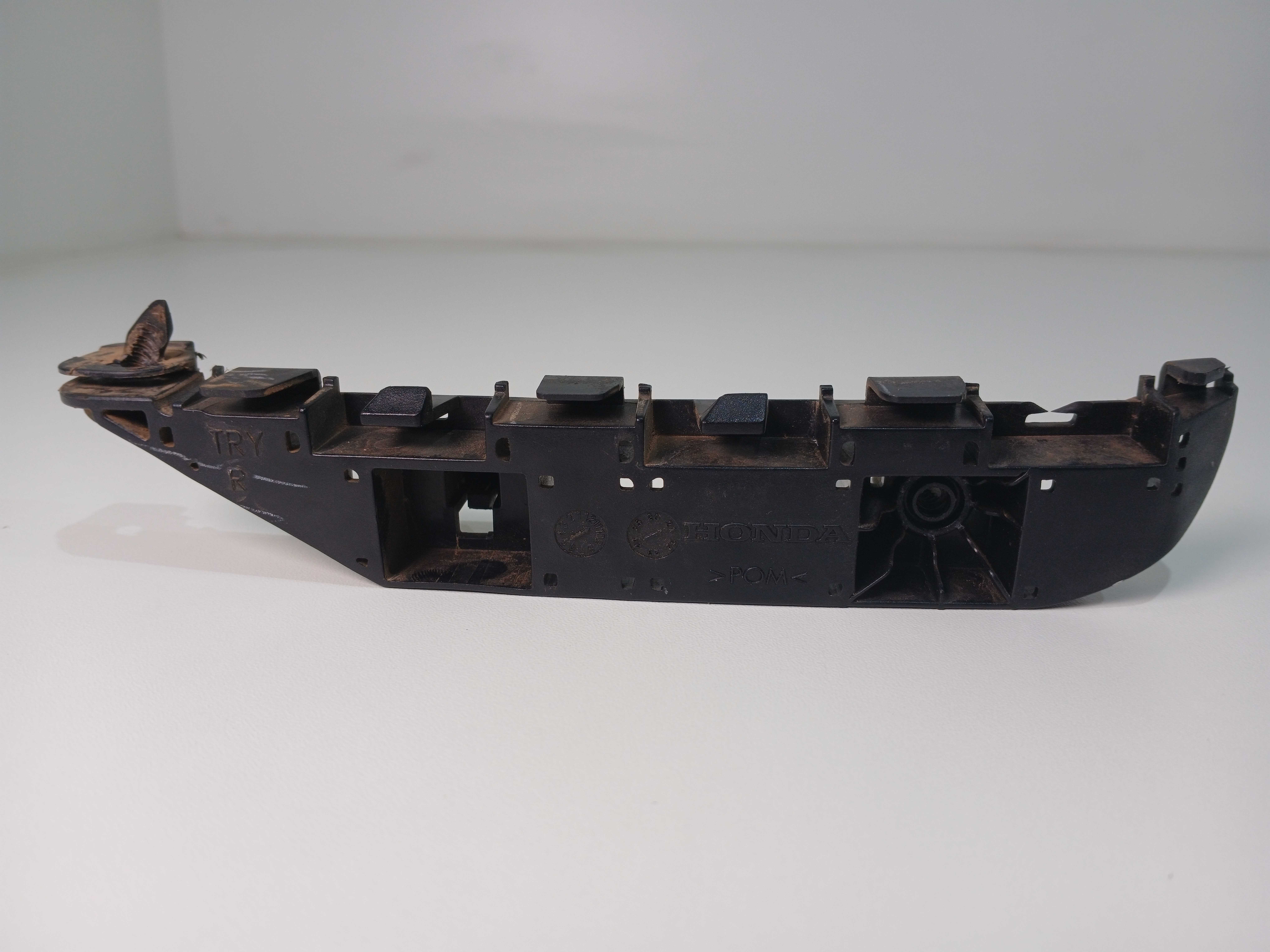 Guia parachoque dianteiro direito Honda Wrv 2017 2018 E5043 3