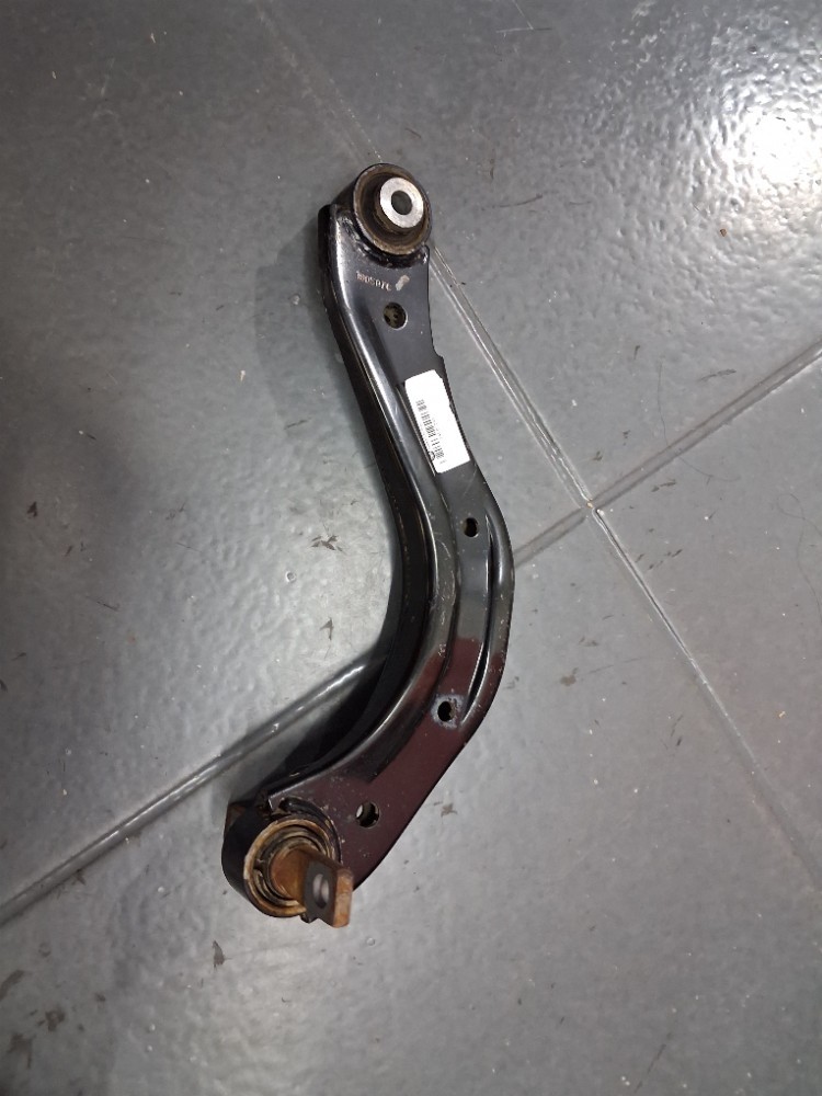 Braço suspensao traseira honda civic 2007 2011 49036
