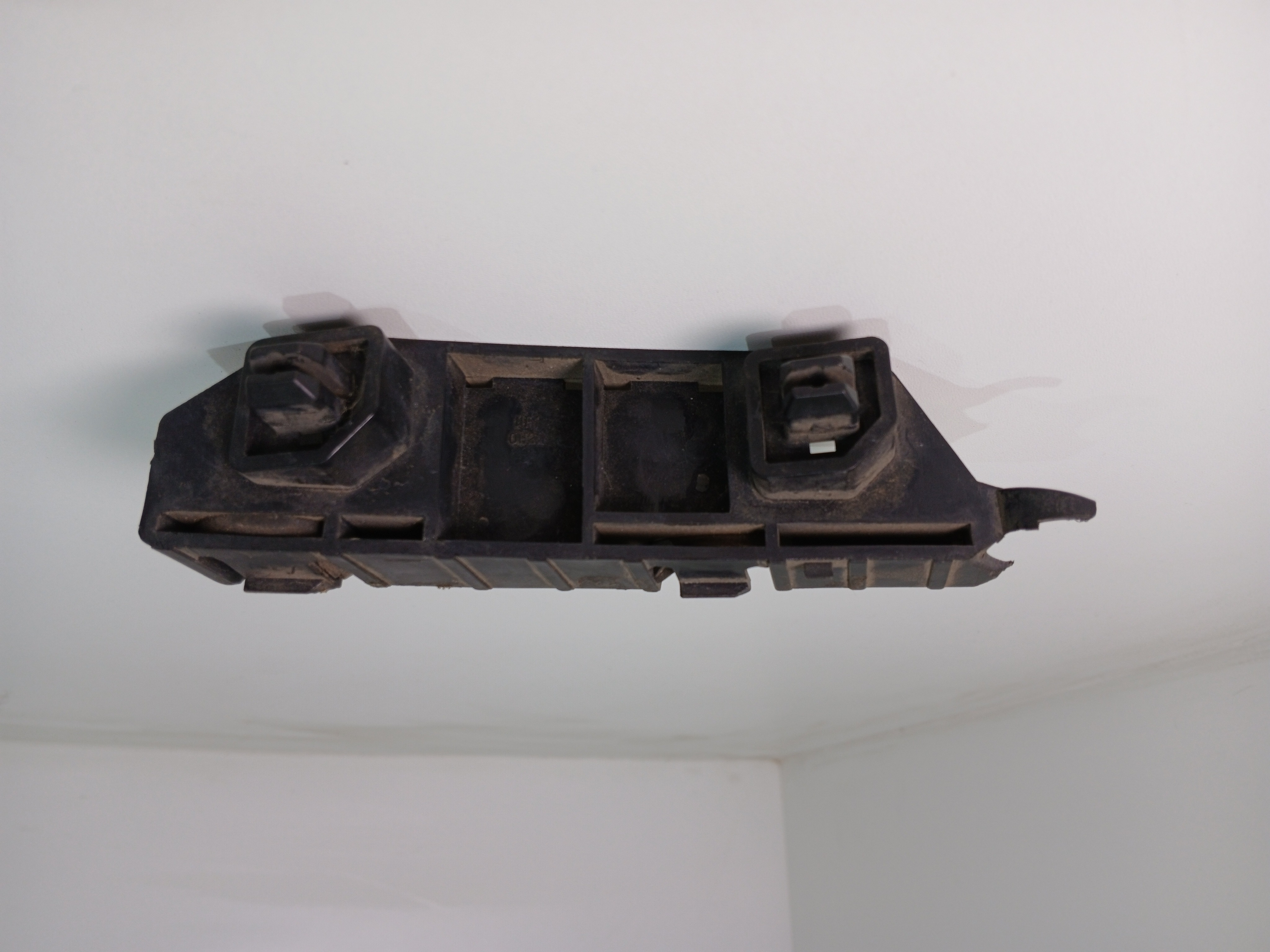 Guia Parachoque dianteiro direito honda fit 2004 a 2008