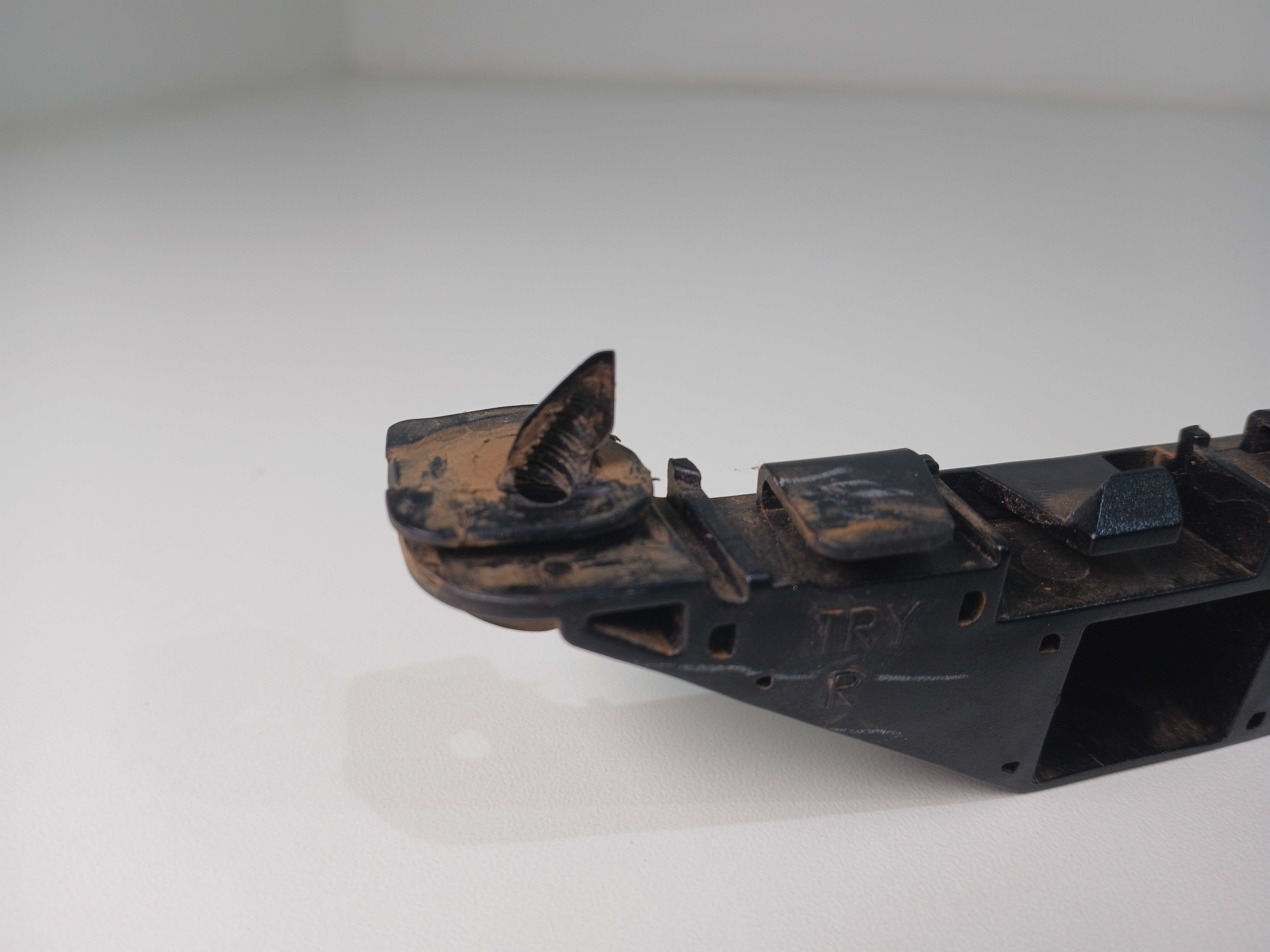 Guia parachoque dianteiro direito Honda Wrv 2017 2018 E5043 2