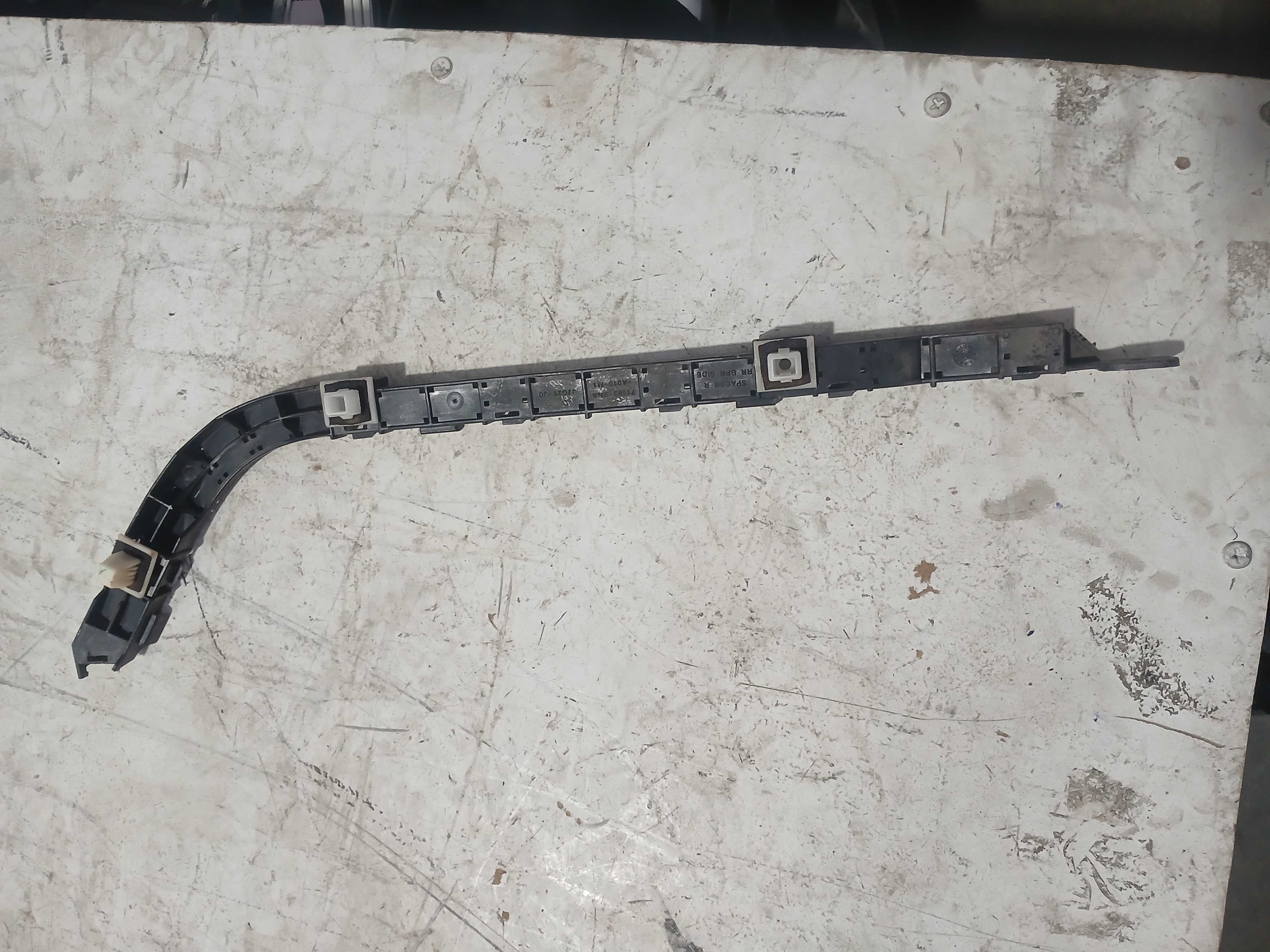 Guia parachoque direito honda civic 2007 2011 47286