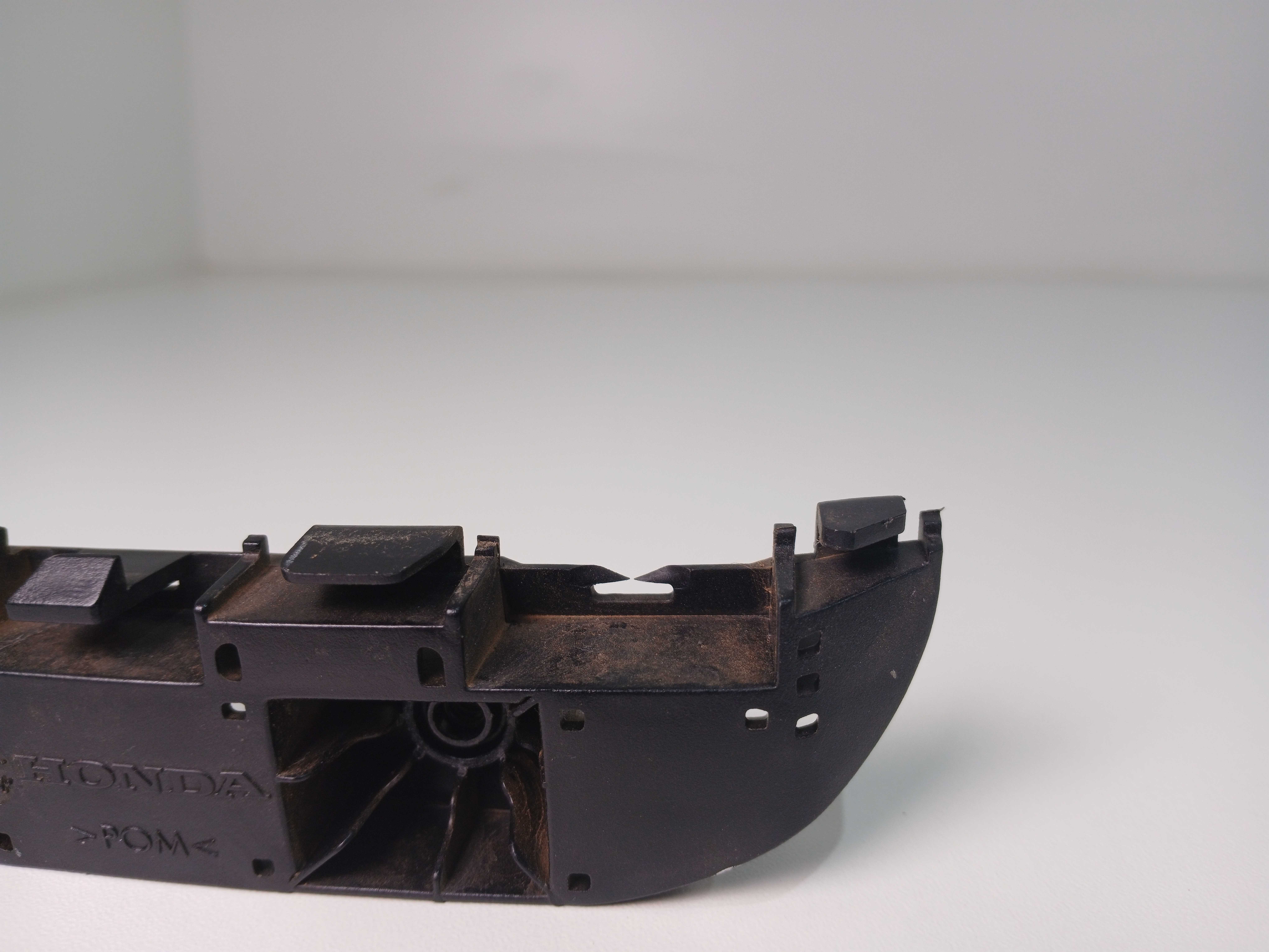 Guia parachoque dianteiro direito Honda Wrv 2017 2018 E5043