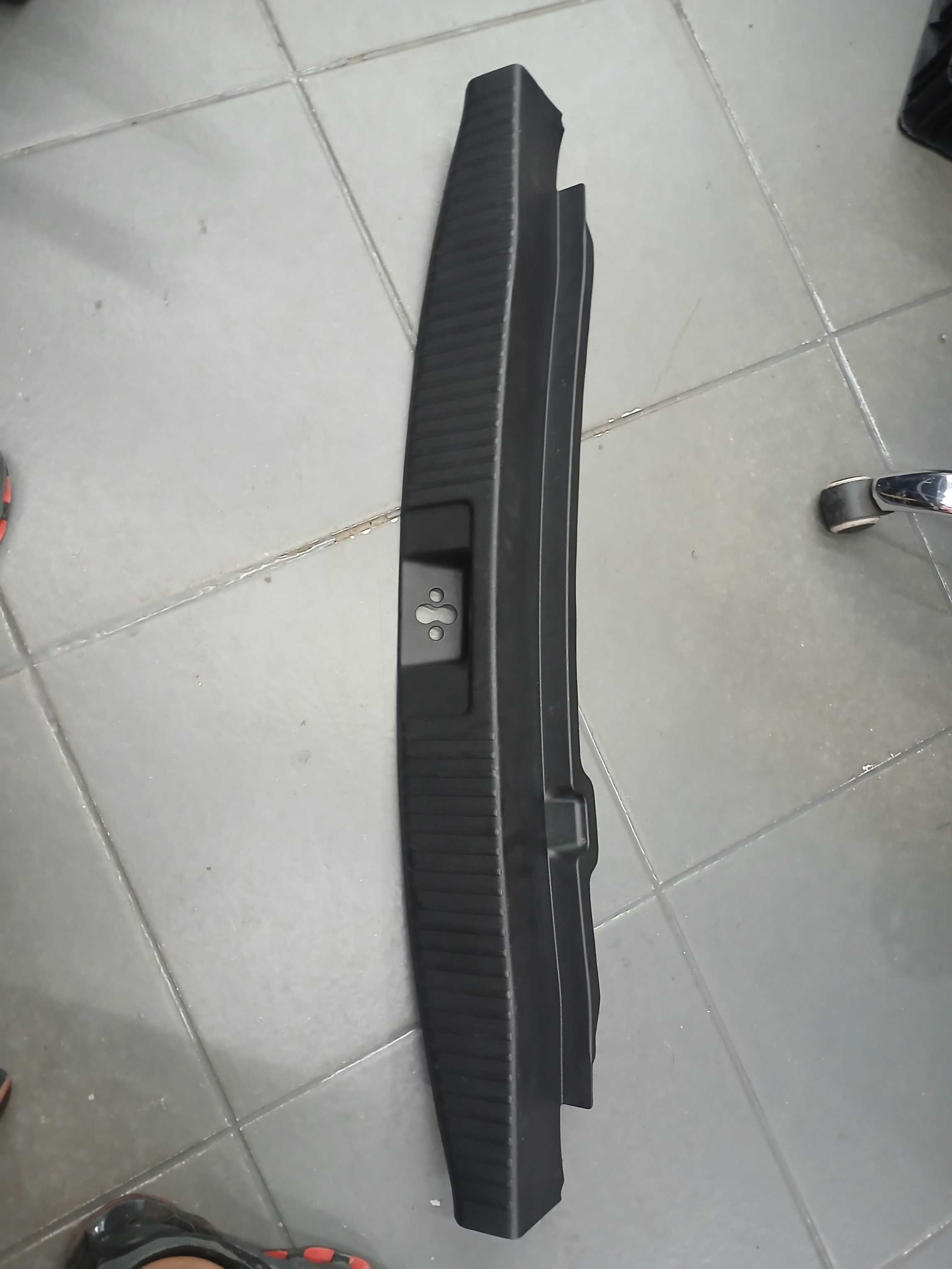 Acabamento trilho porta mala honda hrv 2016 2021 43924