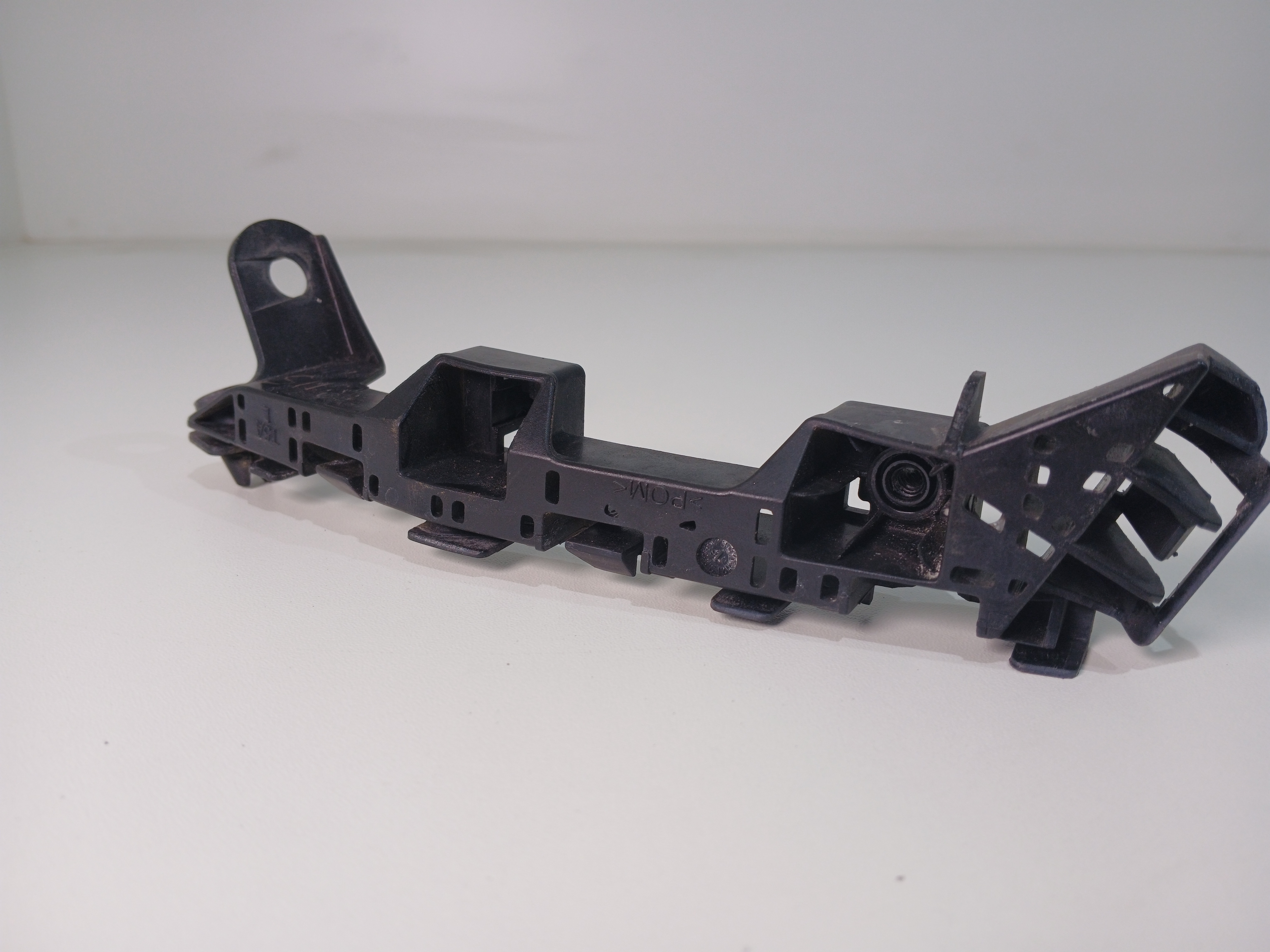 Guia parachoque dianteiro esquerdo Honda Fit 2015 2016 E5045