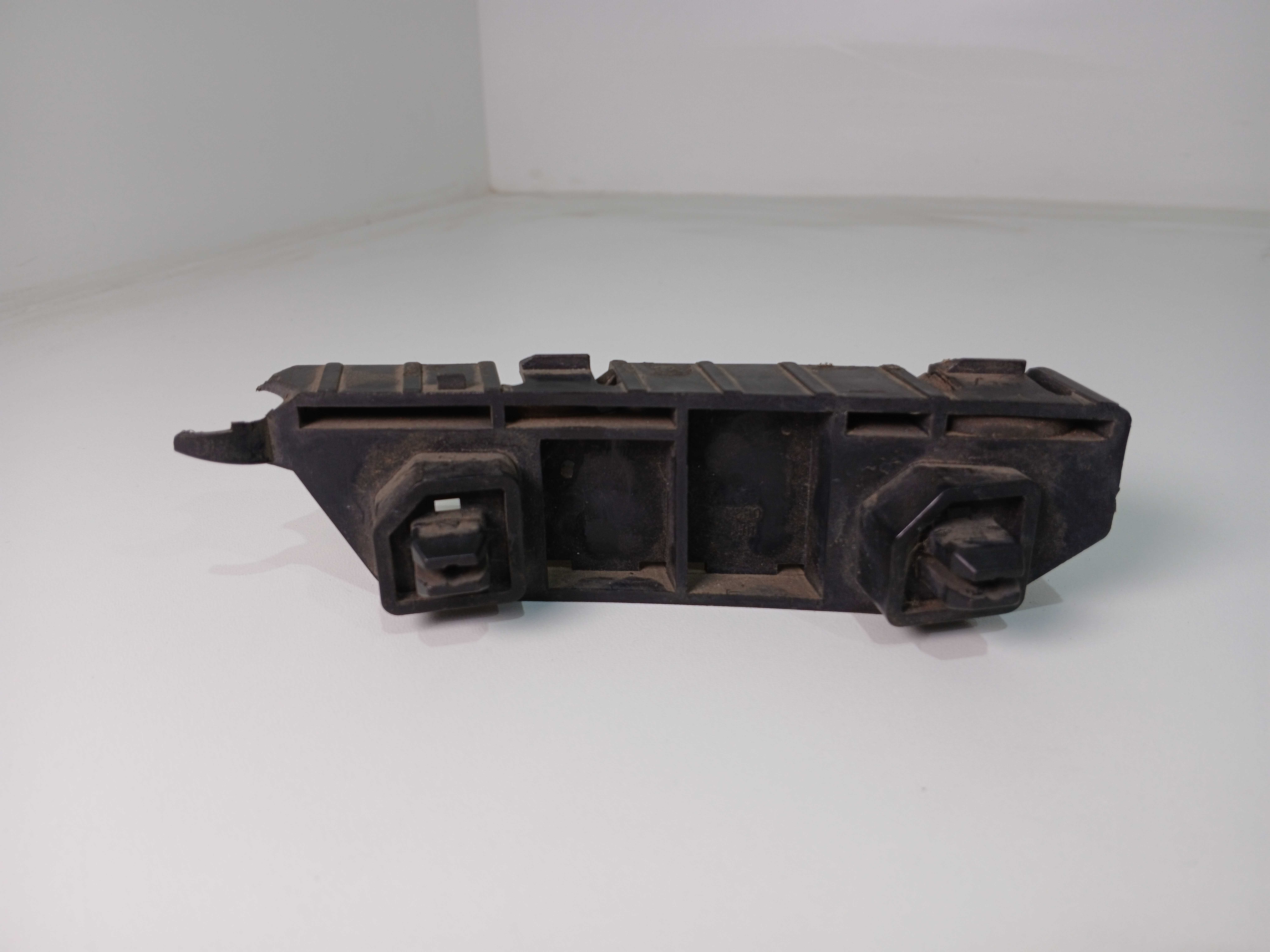 Guia Parachoque dianteiro esquerdo honda fit 2004 a 2008