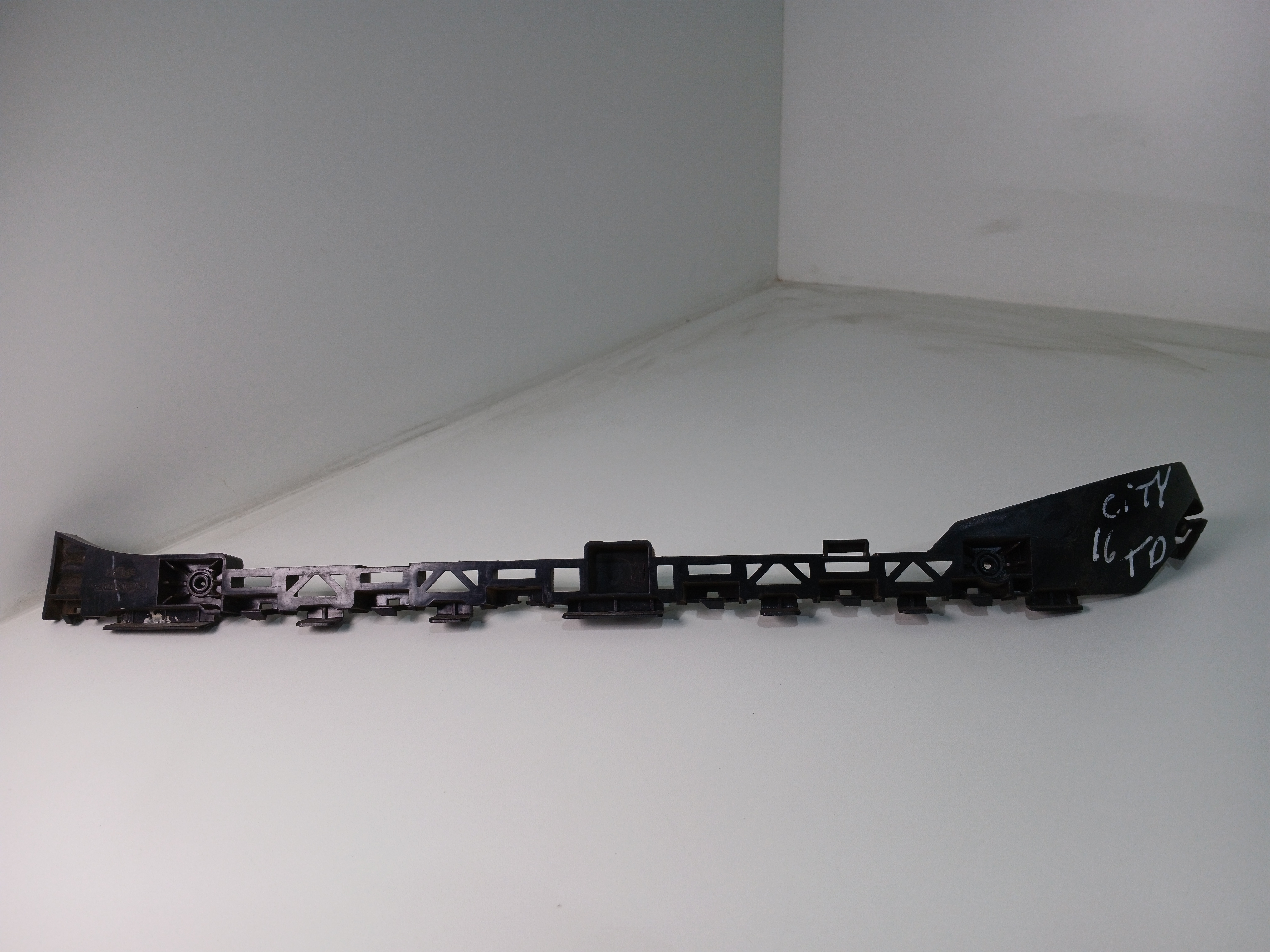 Guia Parachoque traseiro direito honda city 2015 a 2021