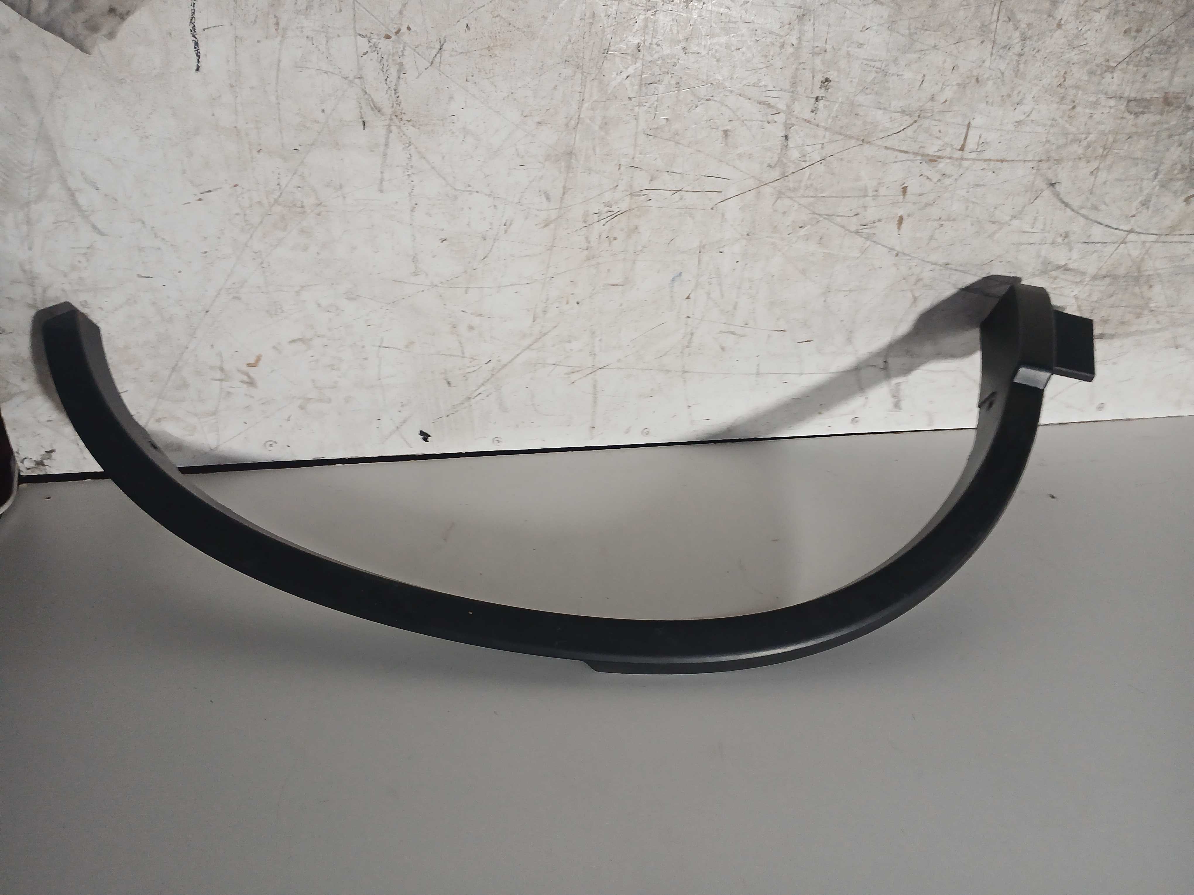 Moldura vao roda traseira esquerda honda crv 2007 2011 46491