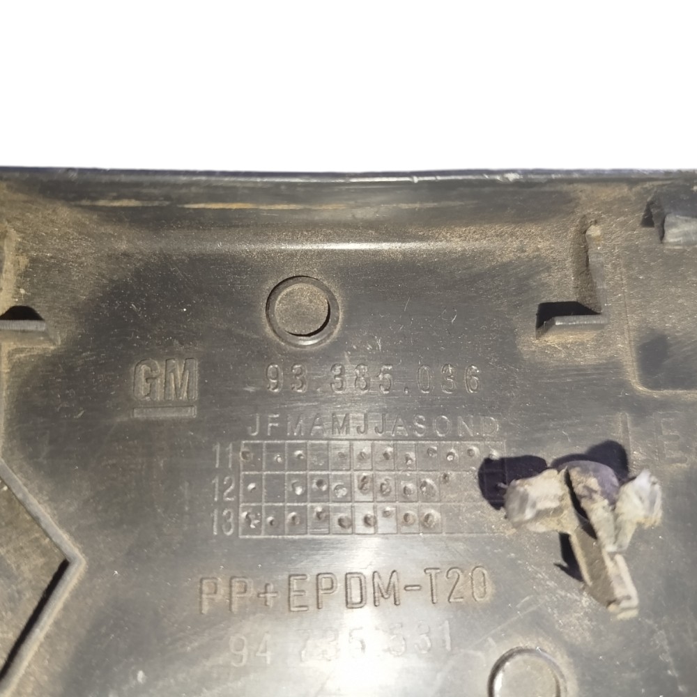 Acabamento Lateral Banco Motorista Celta 1998 2012 93385036 Preto 4