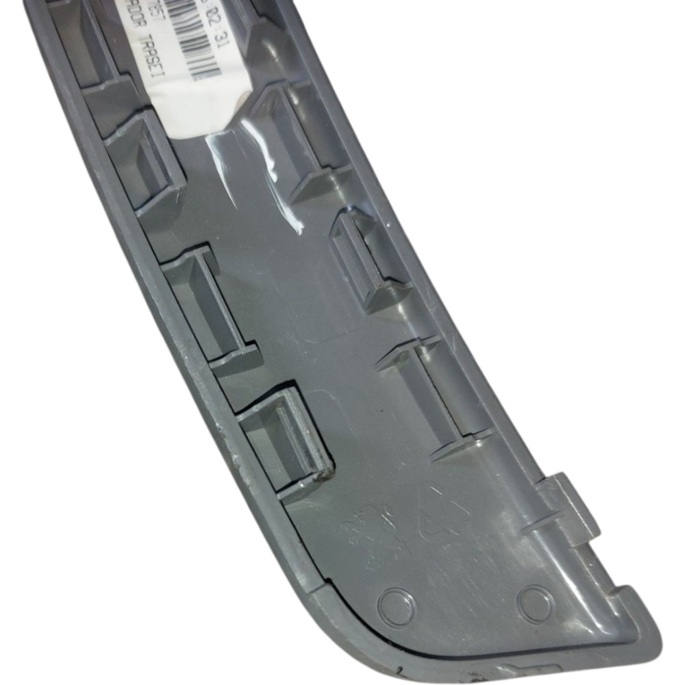 Moldura Acabamento Porta Traseira Esquerda Peugeot 208 2008 3