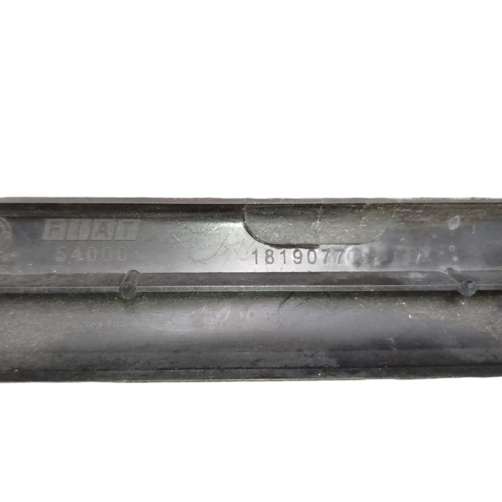 Soleira Inferior Porta Dianteira Direita Fiat Uno Mille 2p Preto 9