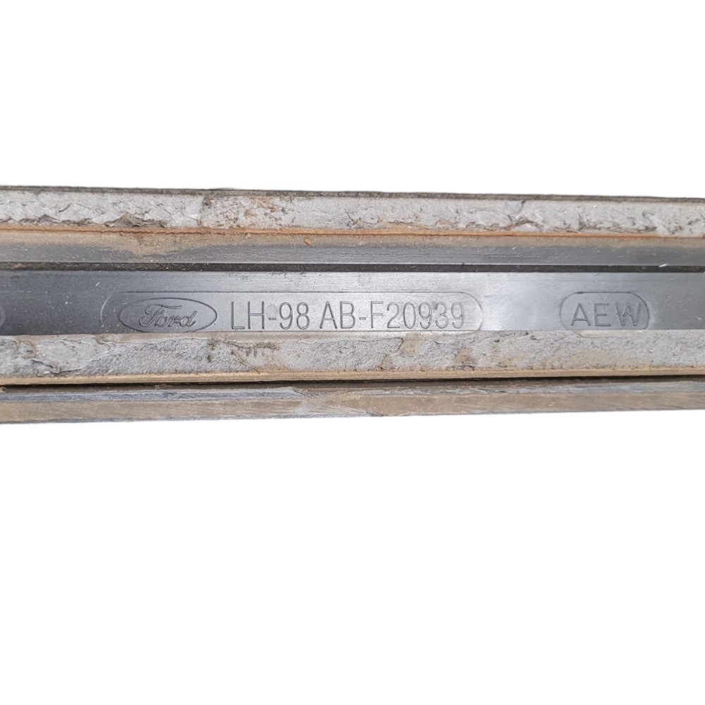 Friso Lateral Porta Dianteira Esquerda Ford Focus 2001 2008 Prata 5