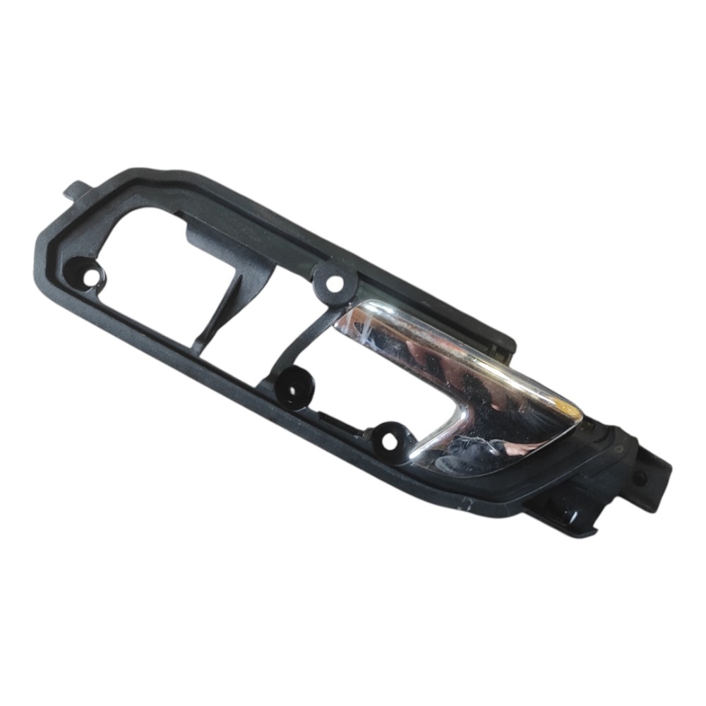 Maçaneta Interna Dianteira Esquerda Vw Polo 2009 2014 Prata Dianteira