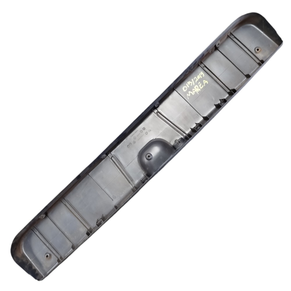 Moldura Porta Malas Fiat Marea Weekend 715741000 Original 7