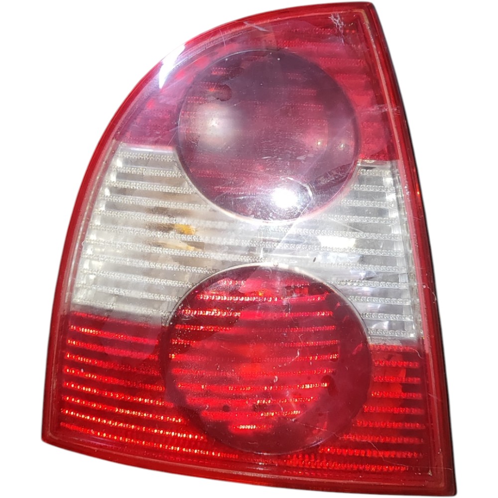 Lanterna Traseira Esquerda Vw Passat Alemão 1996 2005 Detalhe