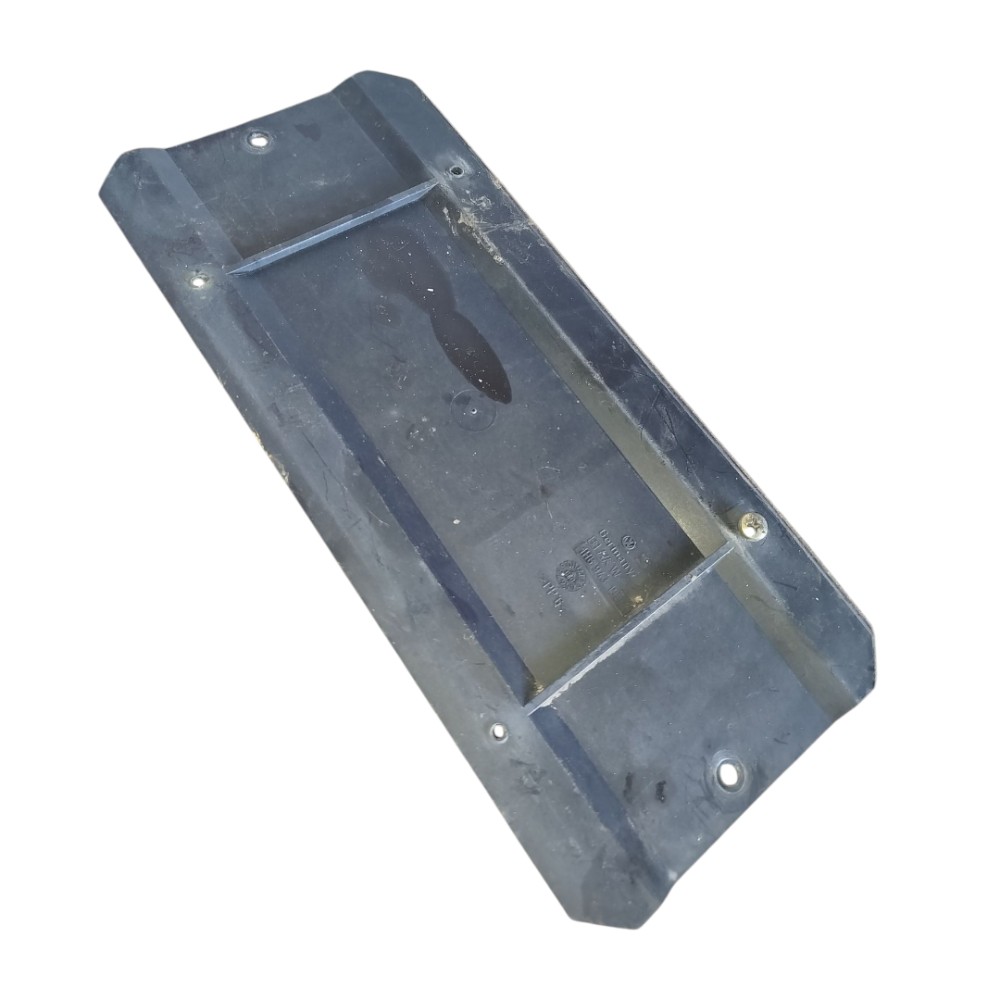 Suporte Placa Traseiro Acabamento Vw Passat 1996 1997 2005 2