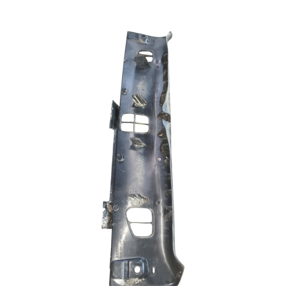 Acabamento Porta Soleira Mala Renault Clio 2002 A 2012 Preta