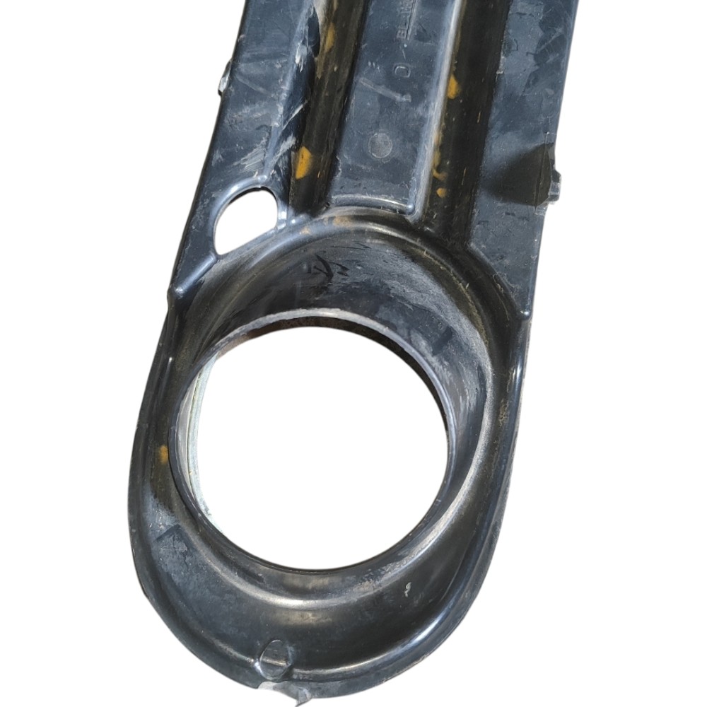 Moldura Grade Farol Milha Direito Vw Voyage Gol 2008 A 2012 Preto Direito 6