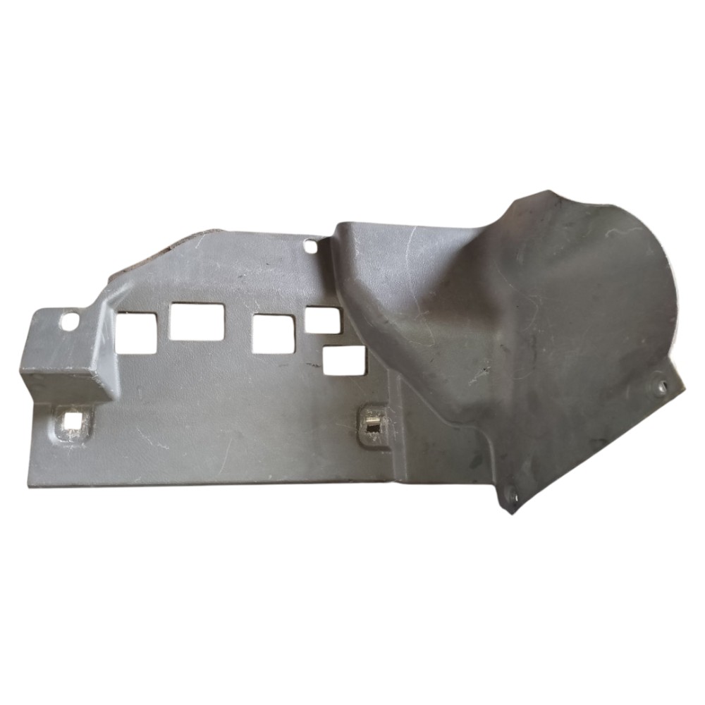 Moldura Inferior Traseiro Direito Painel Gm Zafira 1999 2011 Cinza